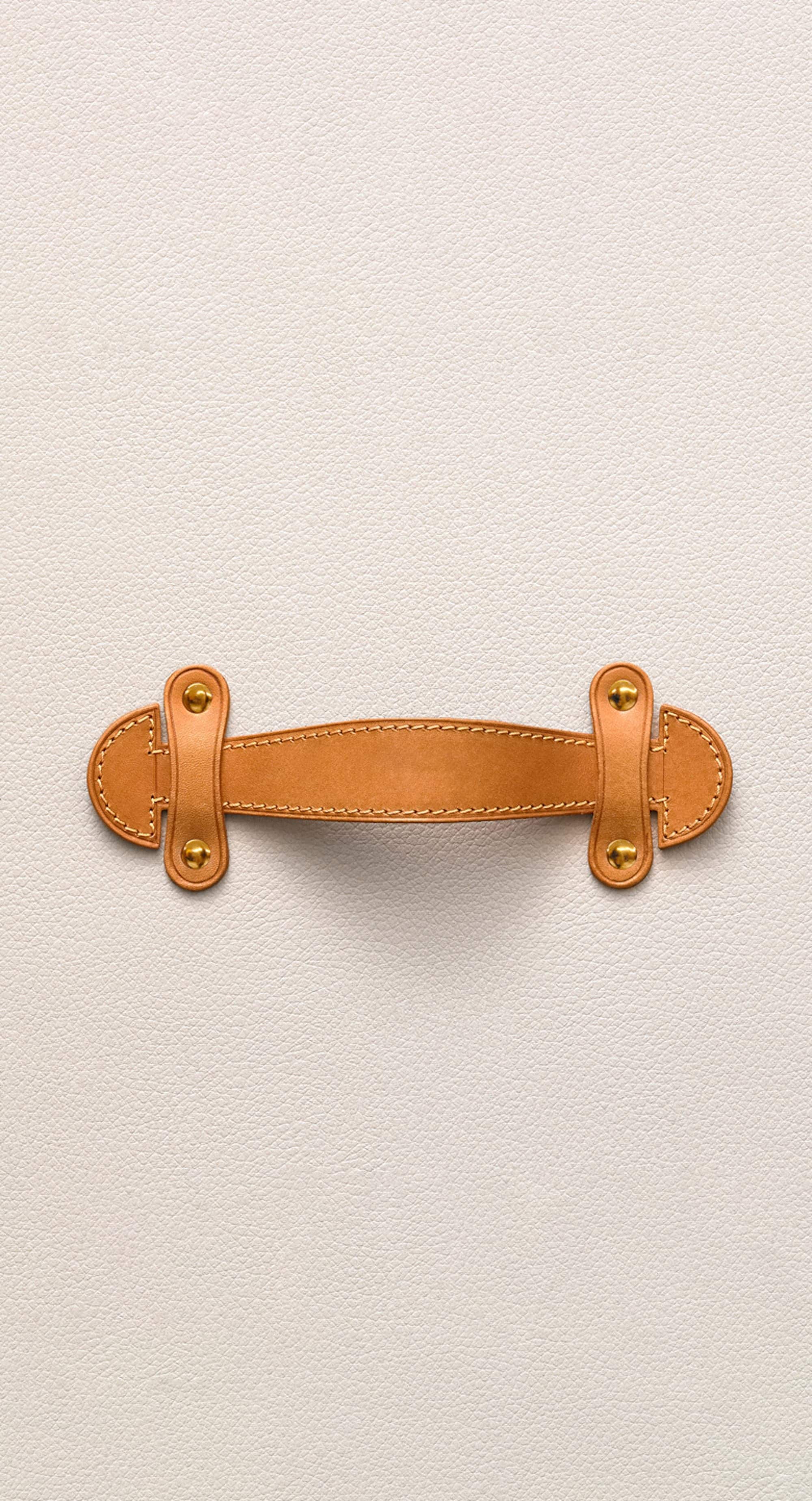 manufactures LOUIS VUITTON ルイヴィトン hero-mobile.jpg