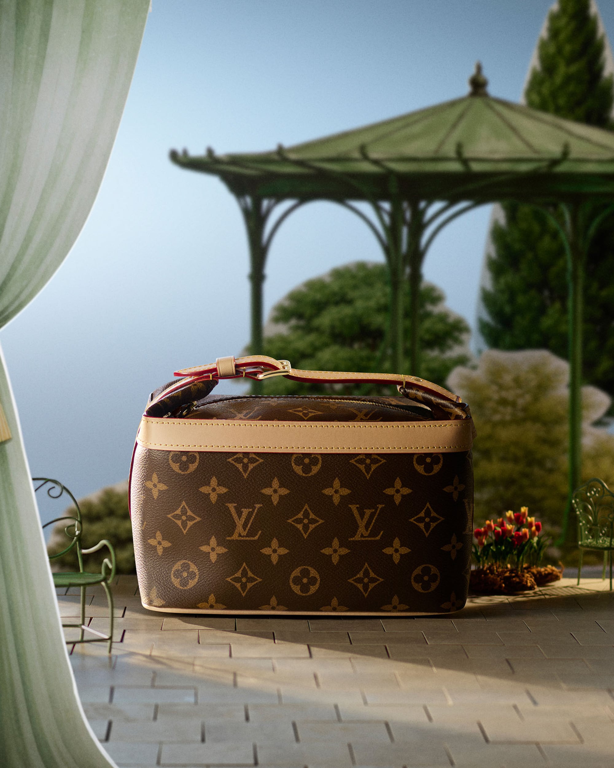 ルイ・ヴィトン　Louis Vuitton LOUIS VUITTON LV x TM Superflat Characters Cardboard Box - Trunks, Travel and