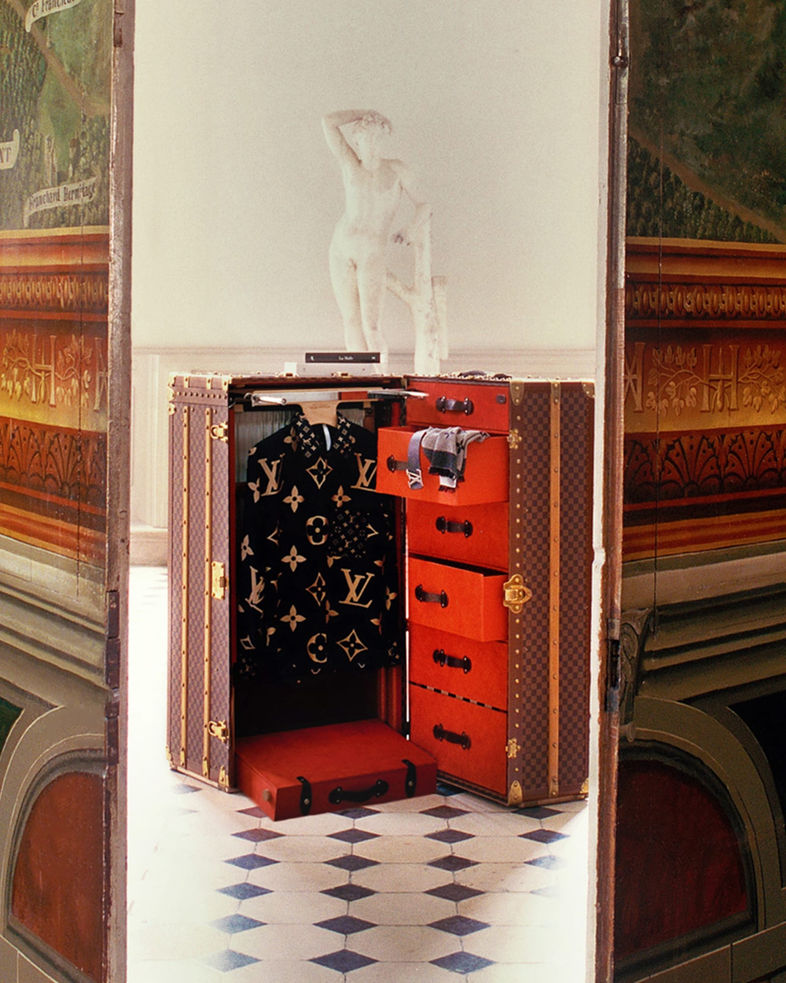 Louis Vuitton Trunks and Hard-Sided Luggage | LOUIS VUITTON ®