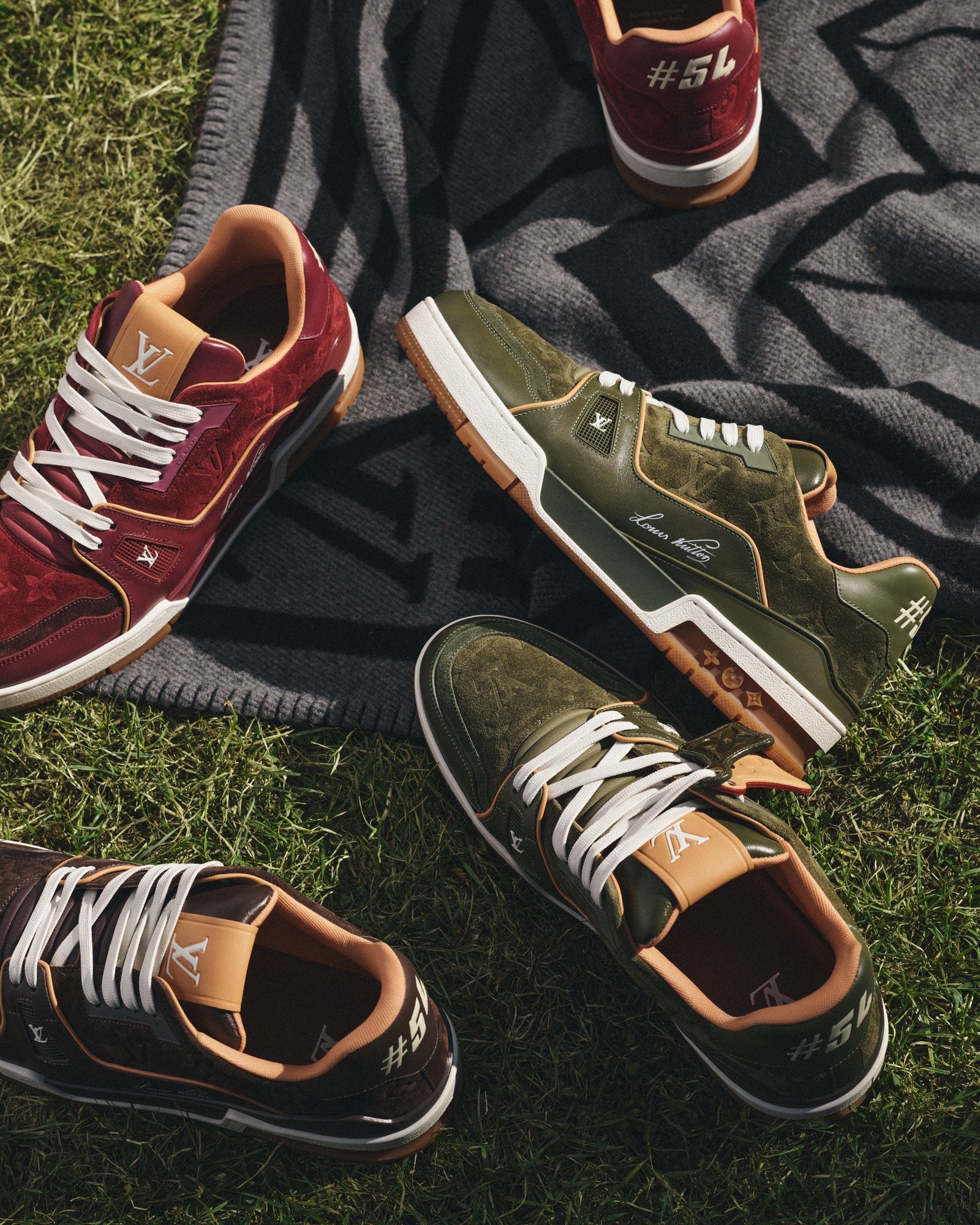 LOUIS VUITTON ブラウン スニーカー Brown LV Trainer Shoes for Men | LOUIS VUITTON ®