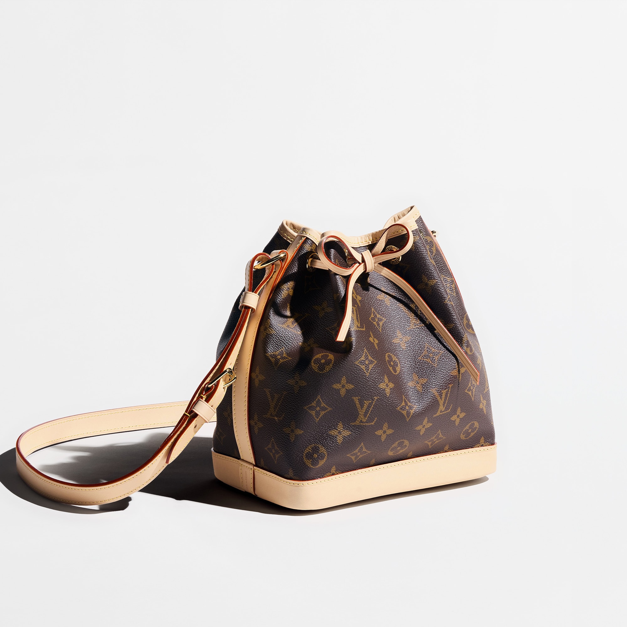 Women's Monogram Handbags | LOUIS VUITTON ®