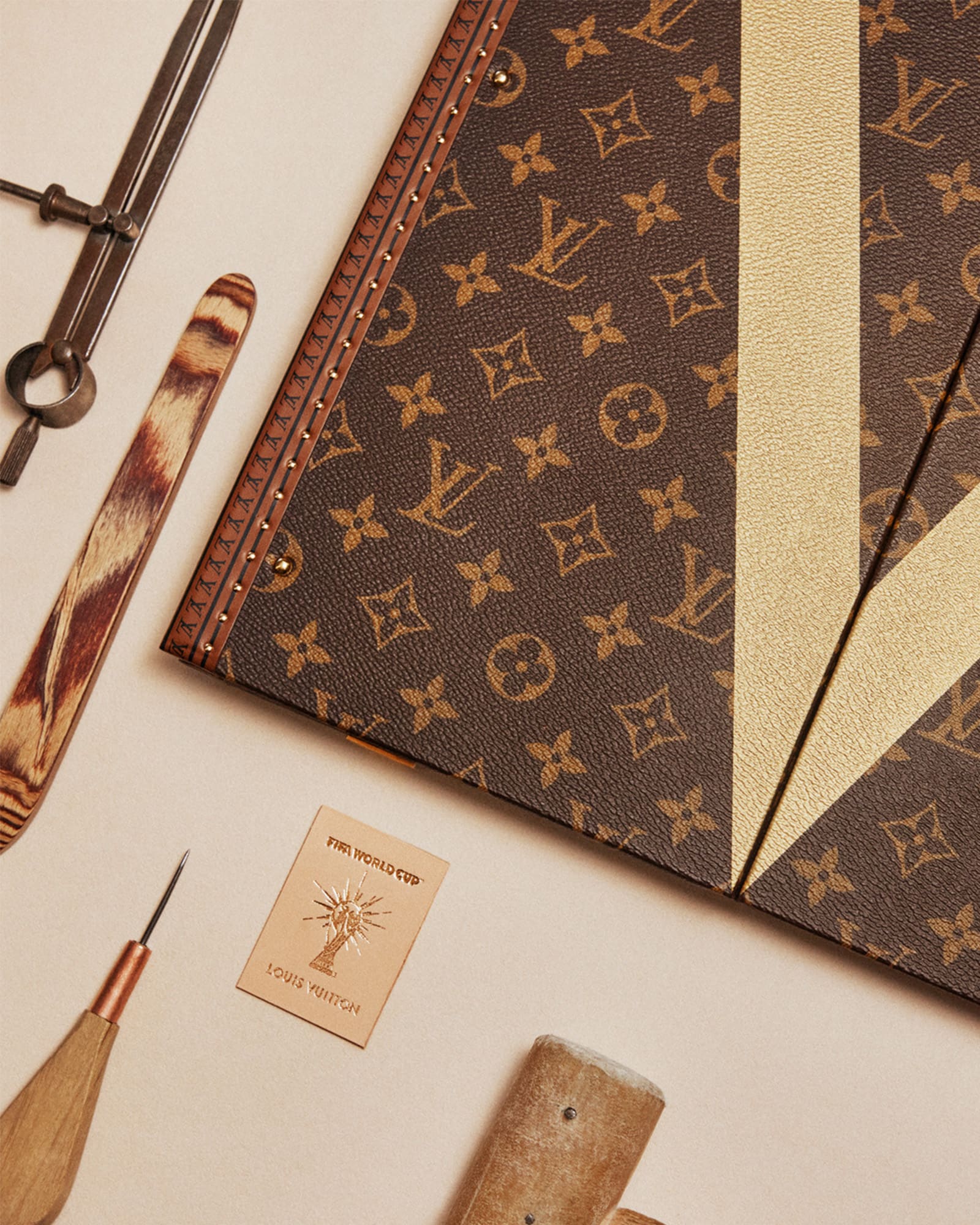 Louis Vuitton WORLD CUP ポルトガル ネームタグ Louis Vuitton and FIFA World Cup™ | LOUIS VUITTON ®