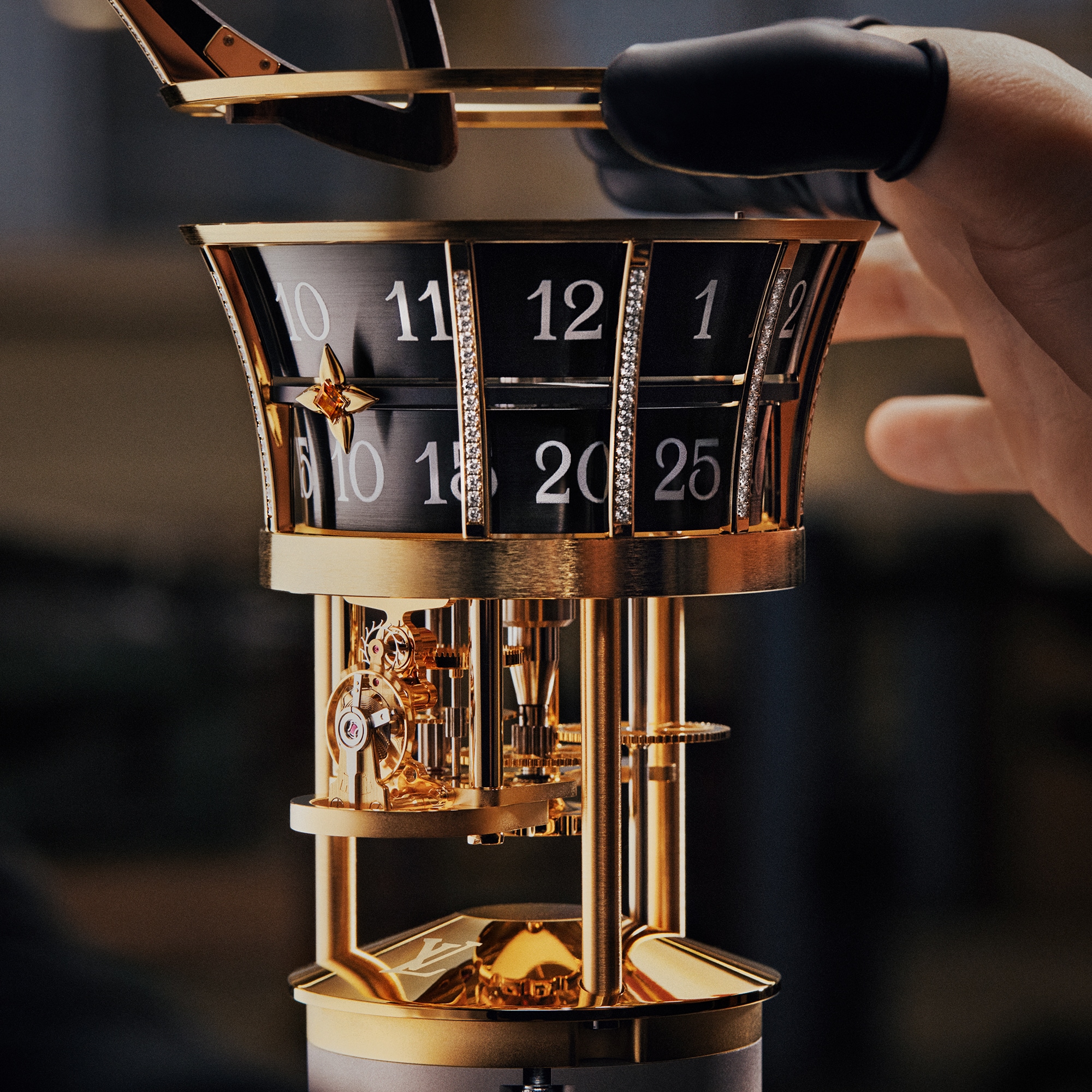 Objects of Time | LOUIS VUITTON ®