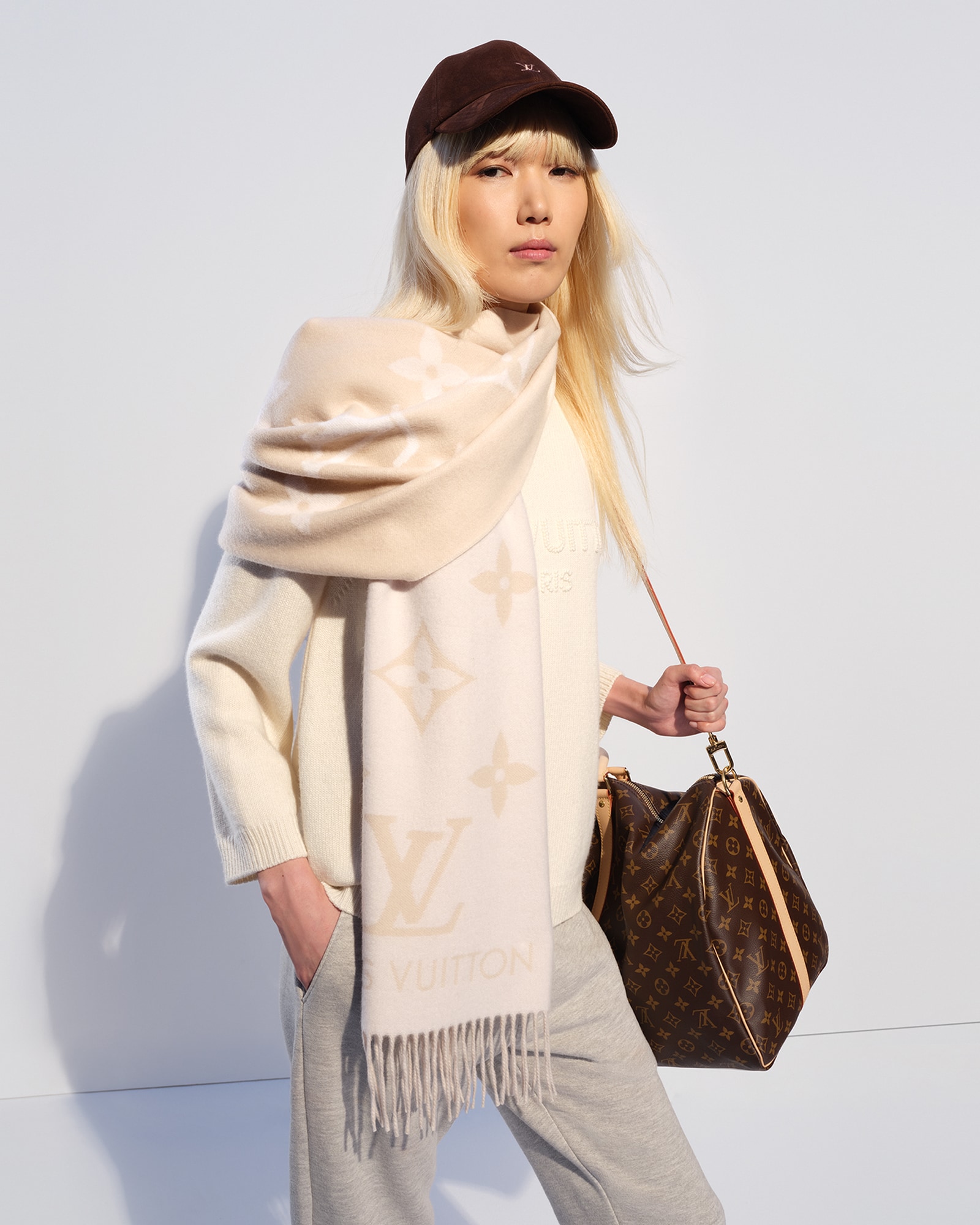 Brown Hats and Gloves for Women | LOUIS VUITTON ®