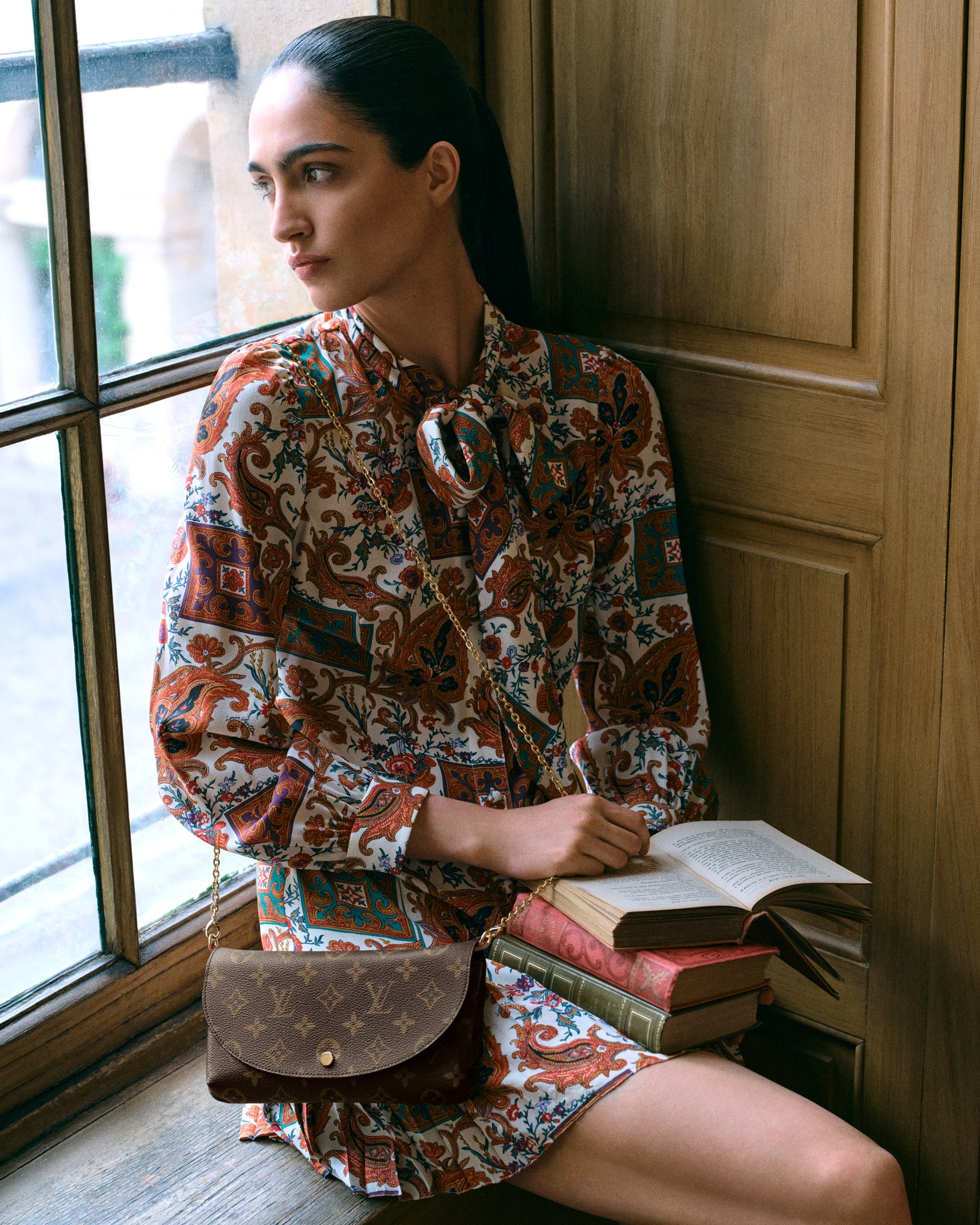 Designer Women's Chain Wallets & Nano Bags | LOUIS VUITTON ®