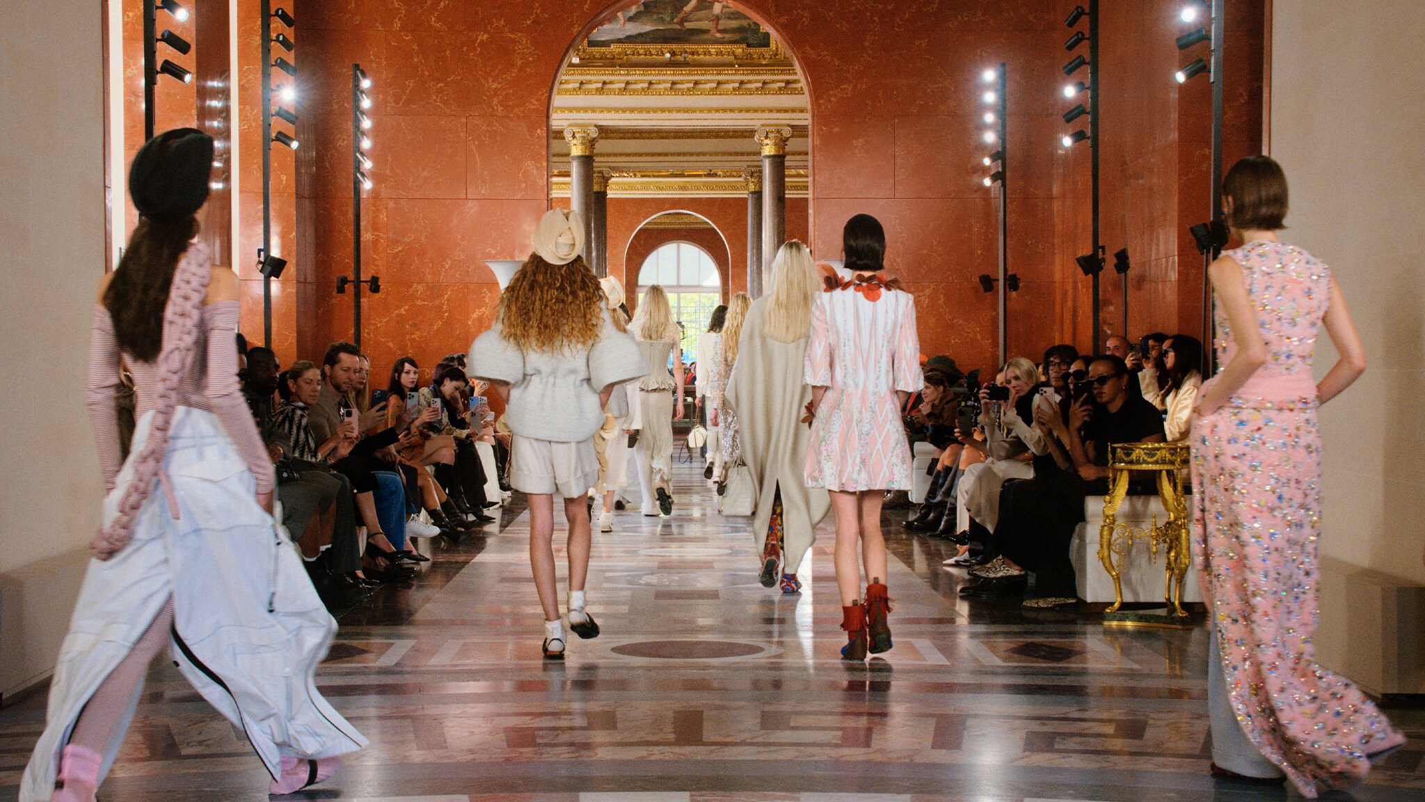 Spring-Summer 2026 Show | LOUIS VUITTON ®