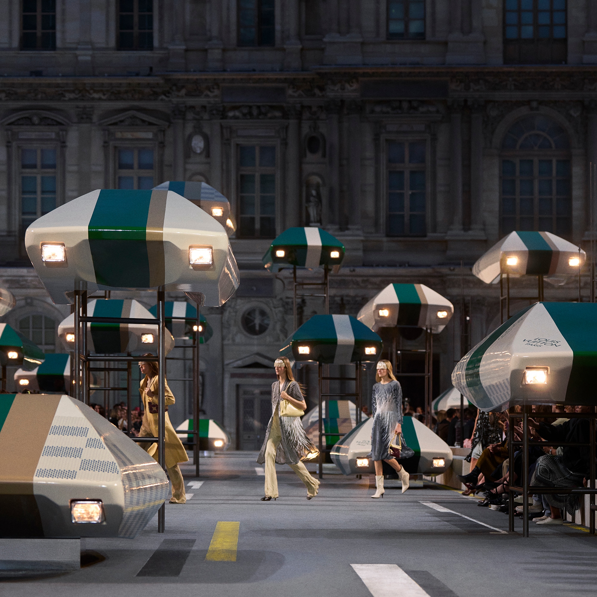 Women's Spring-Summer 2027 Show | LOUIS VUITTON ®