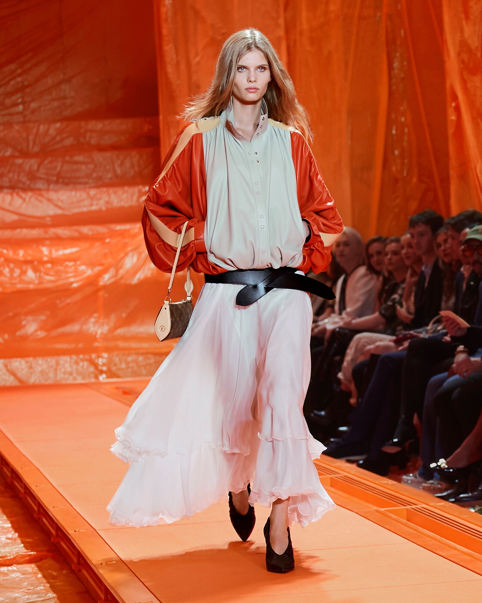 Women's Spring-Summer 2024 Show | LOUIS VUITTON ®