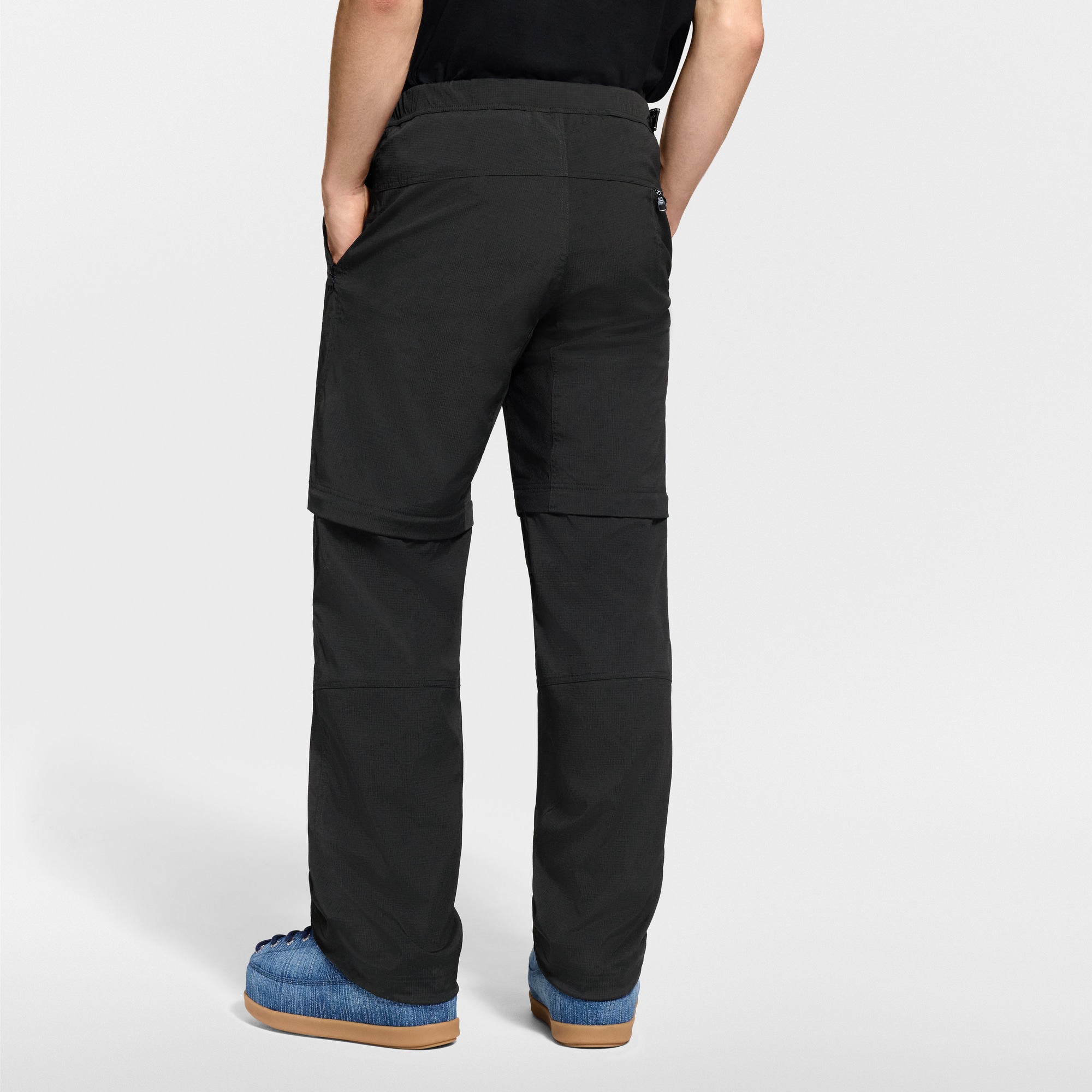  Ready-to-Wear Pants 2-In-1 Convertible Technical Ripstop Pants | Louis Vuitton ® (Product zoom)
