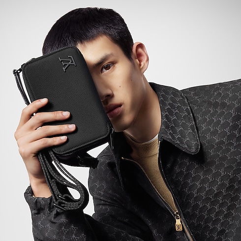 LV Aerogram Holiday Men's Selection Alpha Wearable Wallet | Louis Vuitton ® (Product zoom)