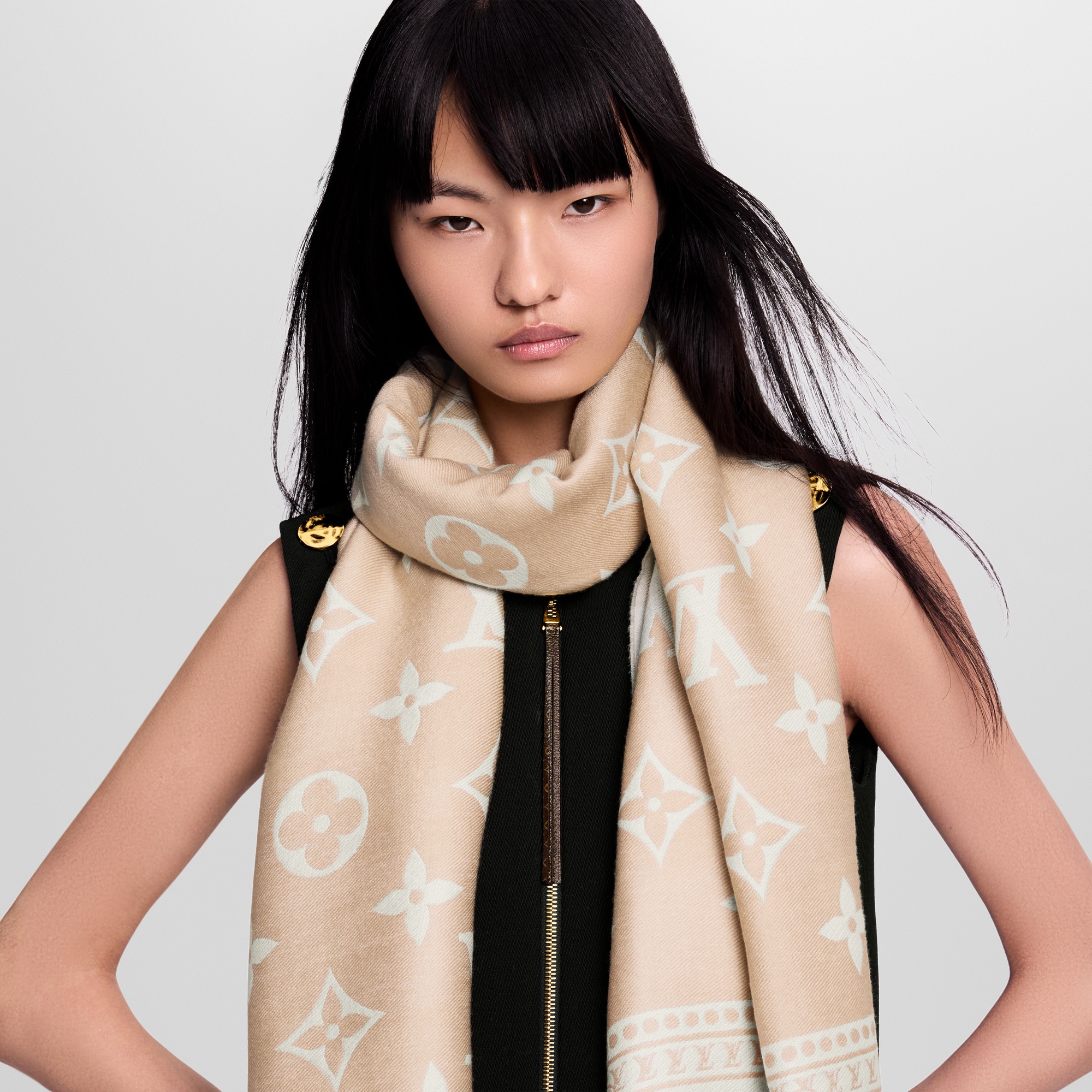 S00 Accessories Shawls and Stoles Amazingram stole | Louis Vuitton ® (Product zoom)