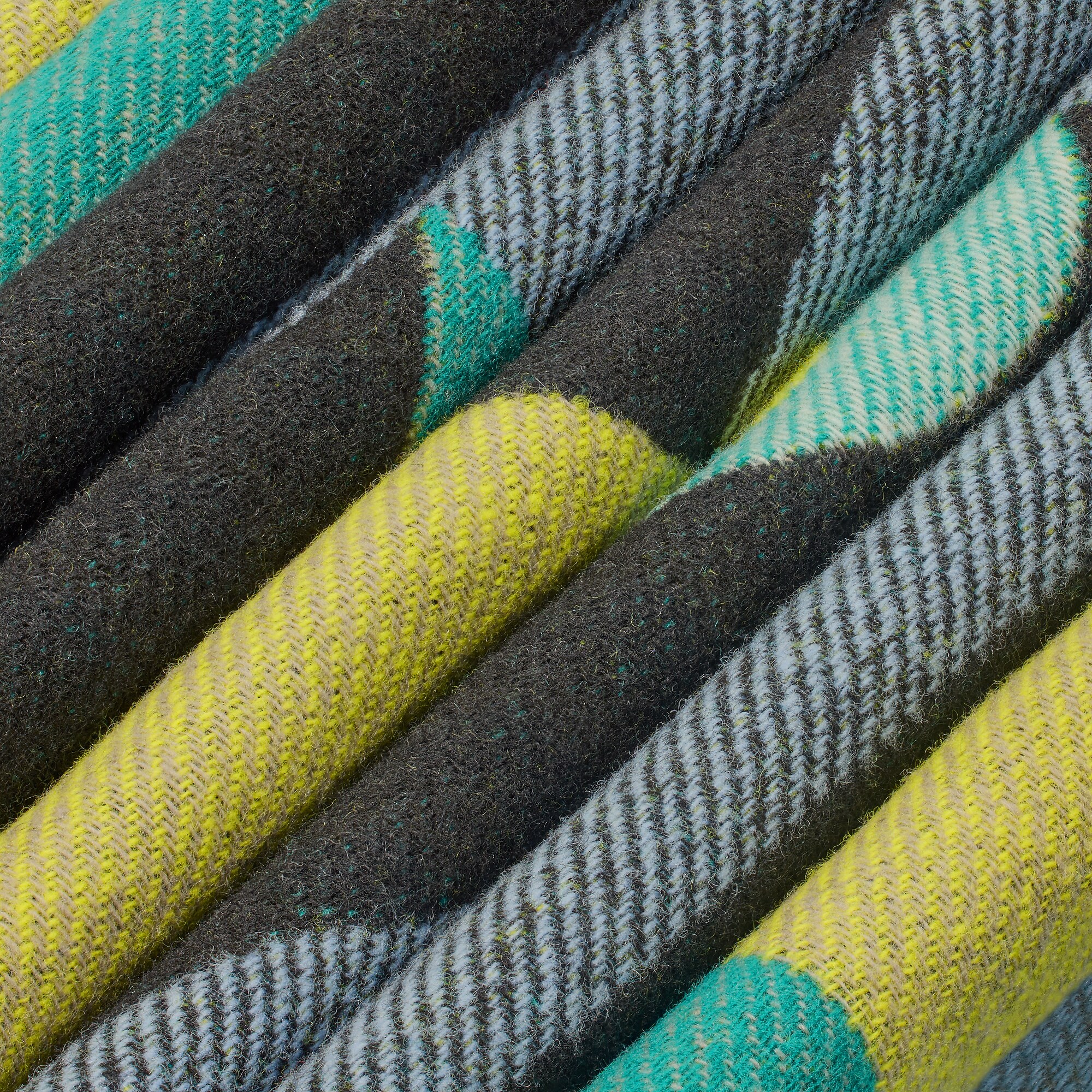 Animali Fantastici Fish Throw Blanket