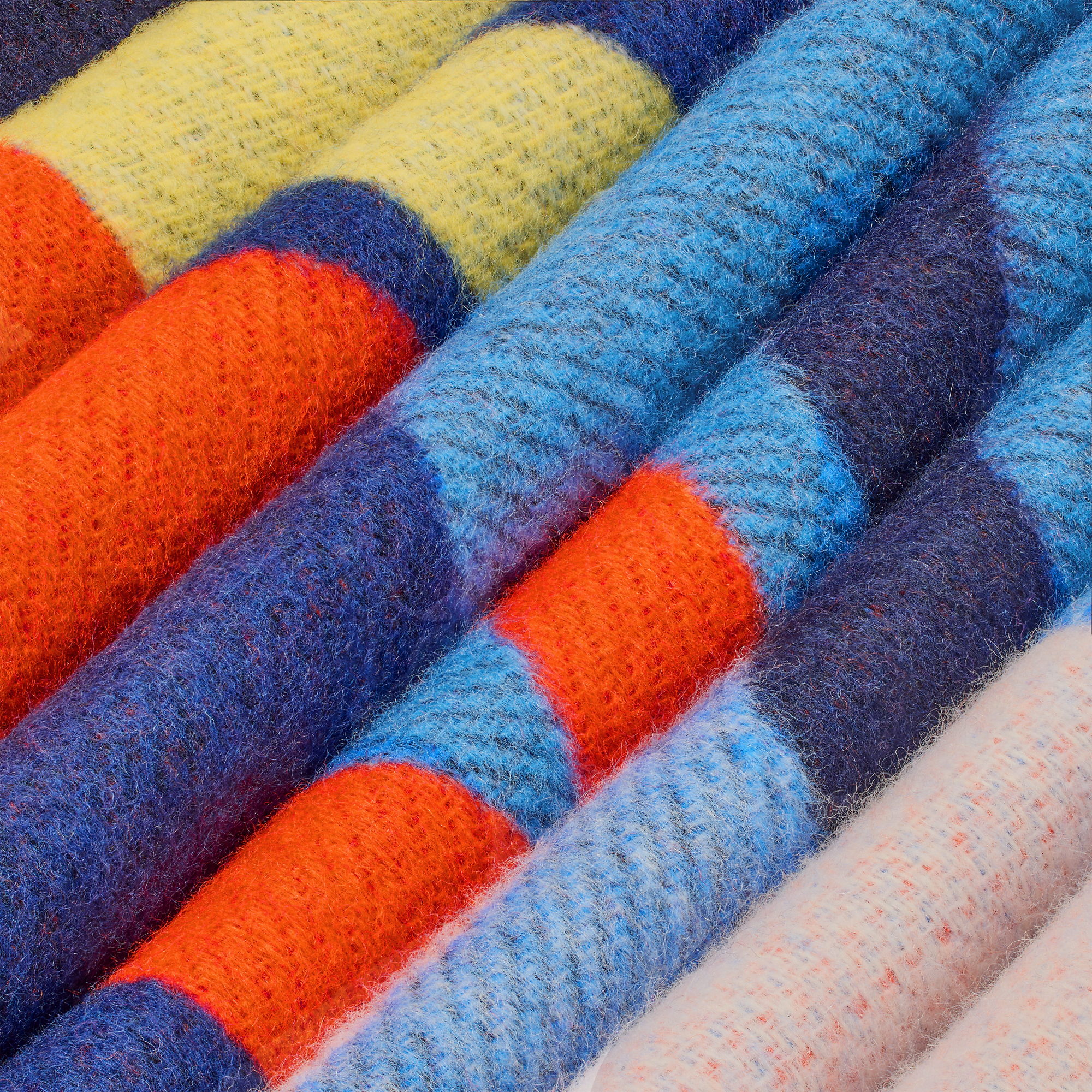 Animali Fantastici Flowers Throw Blanket