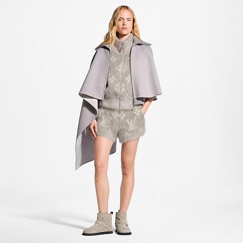 Ready-to-Wear Coats and Jackets Asymmetrical Mahina Cape Coat
| Louis Vuitton ® (Product zoom)