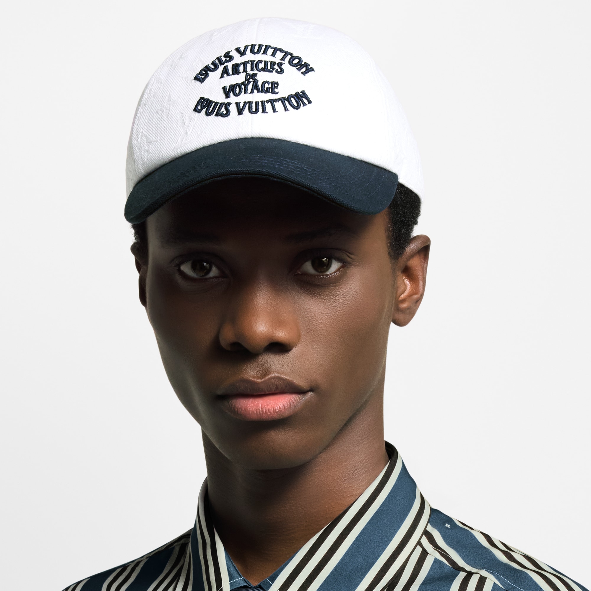 S00 Accessories Hats, Beanies and Gloves Bicolor Travel Cap | Louis Vuitton ® (Product zoom)