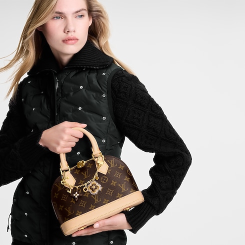 S00 Accessories Key Holders and Bag Charms Blooming Flowers Chain Bag Charm | Louis Vuitton ® (Product zoom)