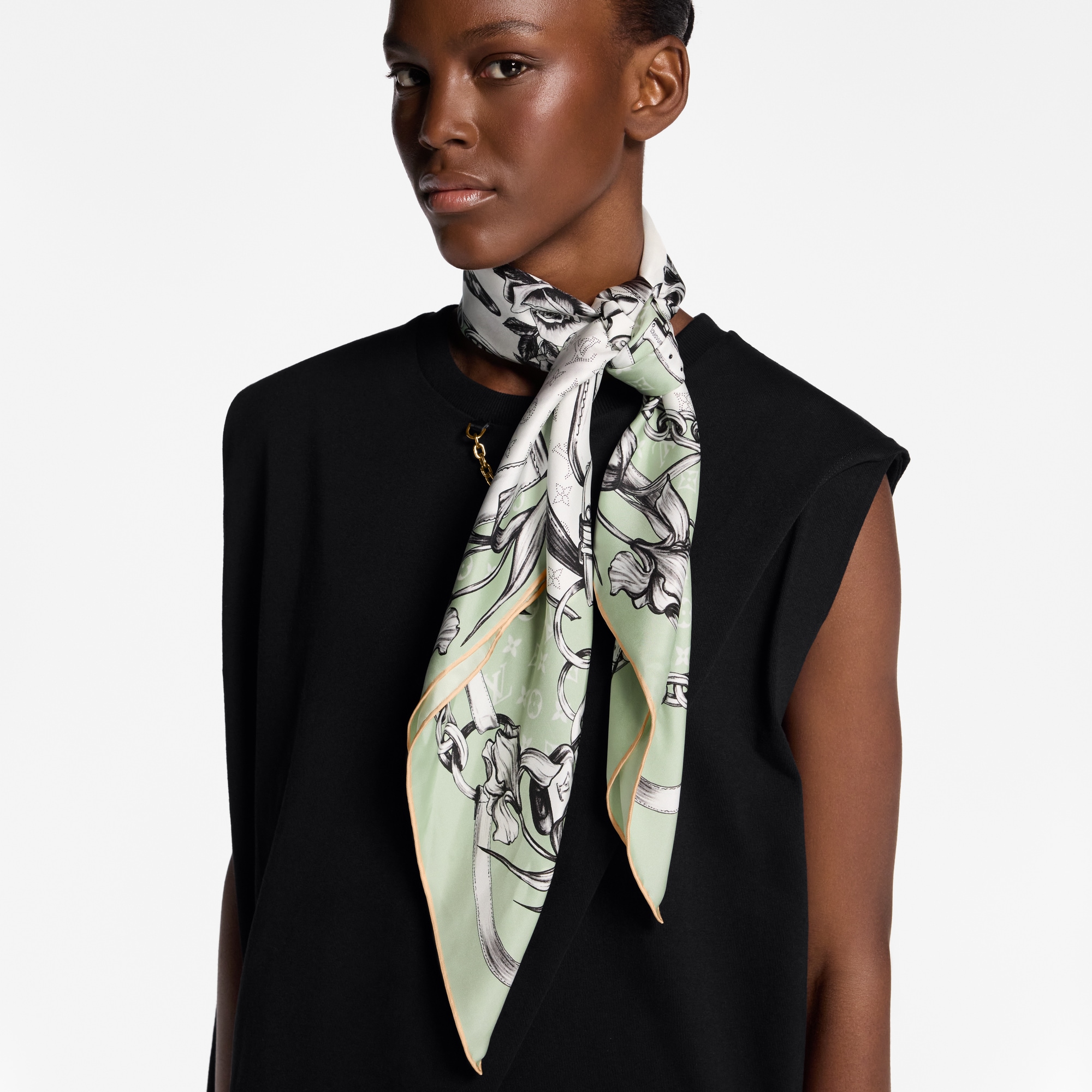 S00 Accessories Silk Squares and Bandeaus  Blooming Monogram Square 90 | Louis Vuitton ® (Product zoom)