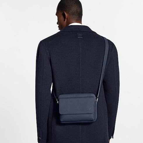 LV Aerogram Men's Bags New In Boarding Messenger | Louis Vuitton ® (Product zoom)