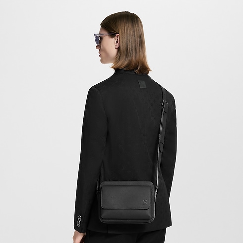 LV Aerogram Men's Bags New In Boarding Messenger | Louis Vuitton ® (Product zoom)