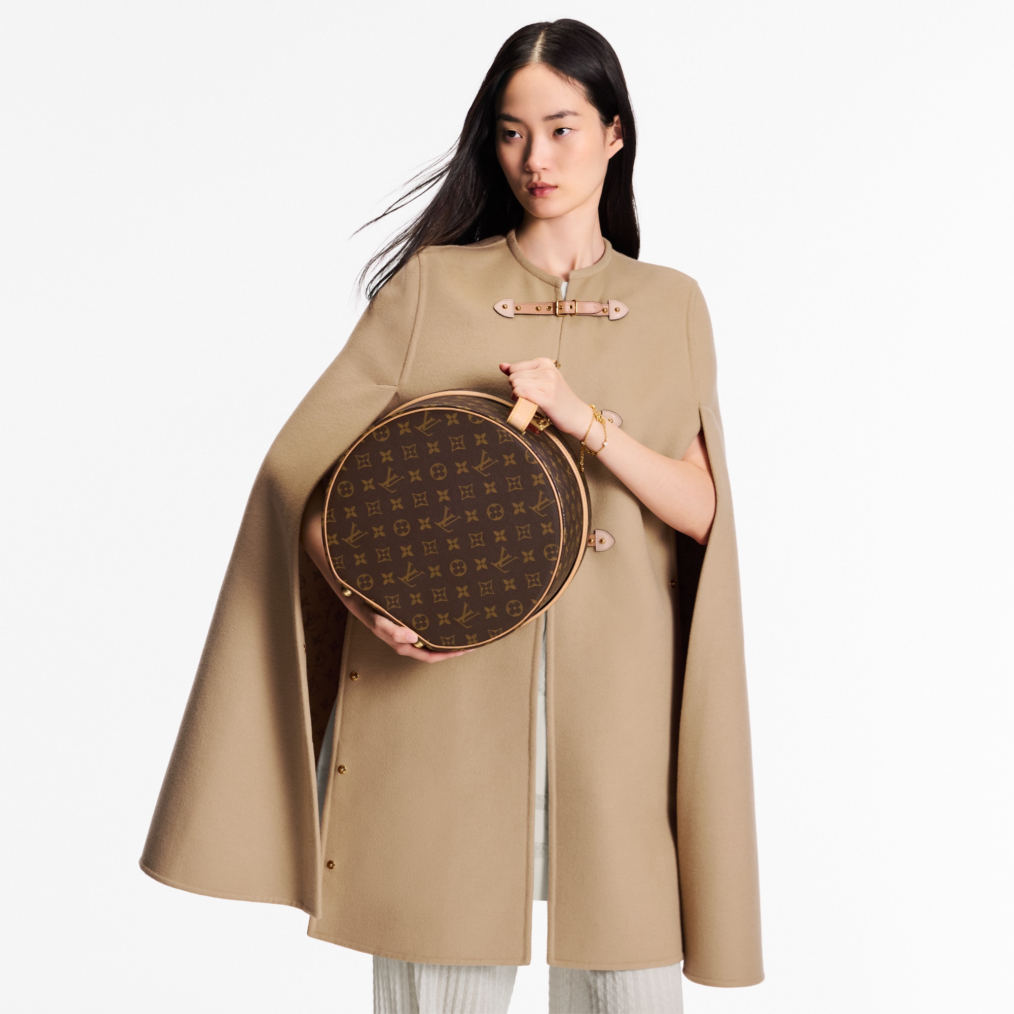 Boîte Chapeau 30 Monogram Canvas - Les Extraordinaires - Hardsided | LOUIS  VUITTON ®