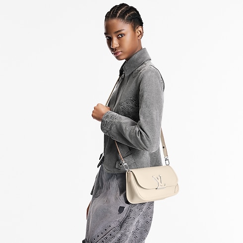 Epi Leather Handbags All Handbags Buci | Louis Vuitton ® (Product zoom)