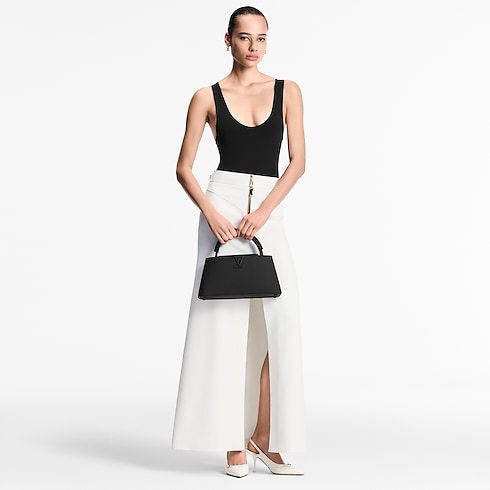 Capucines Handbags Capucines Capucines East-West MM | Louis Vuitton ® (Product zoom)