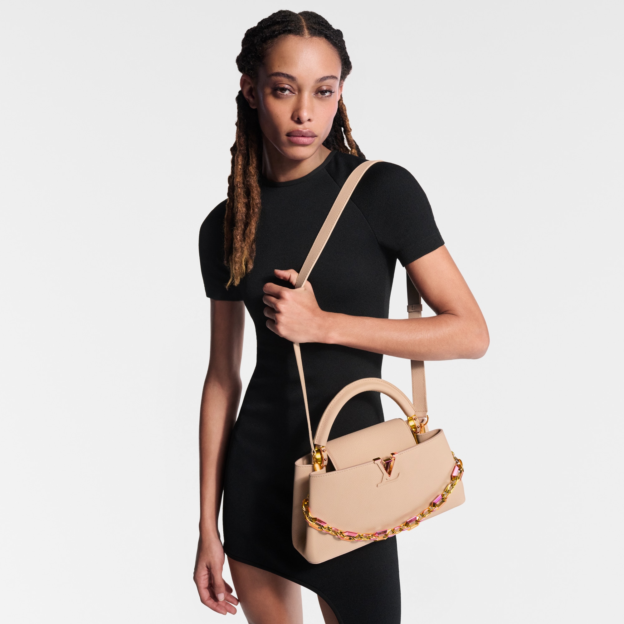 Capucines Handbags Capucines Capucines East-West MM | Louis Vuitton ® (Product zoom)