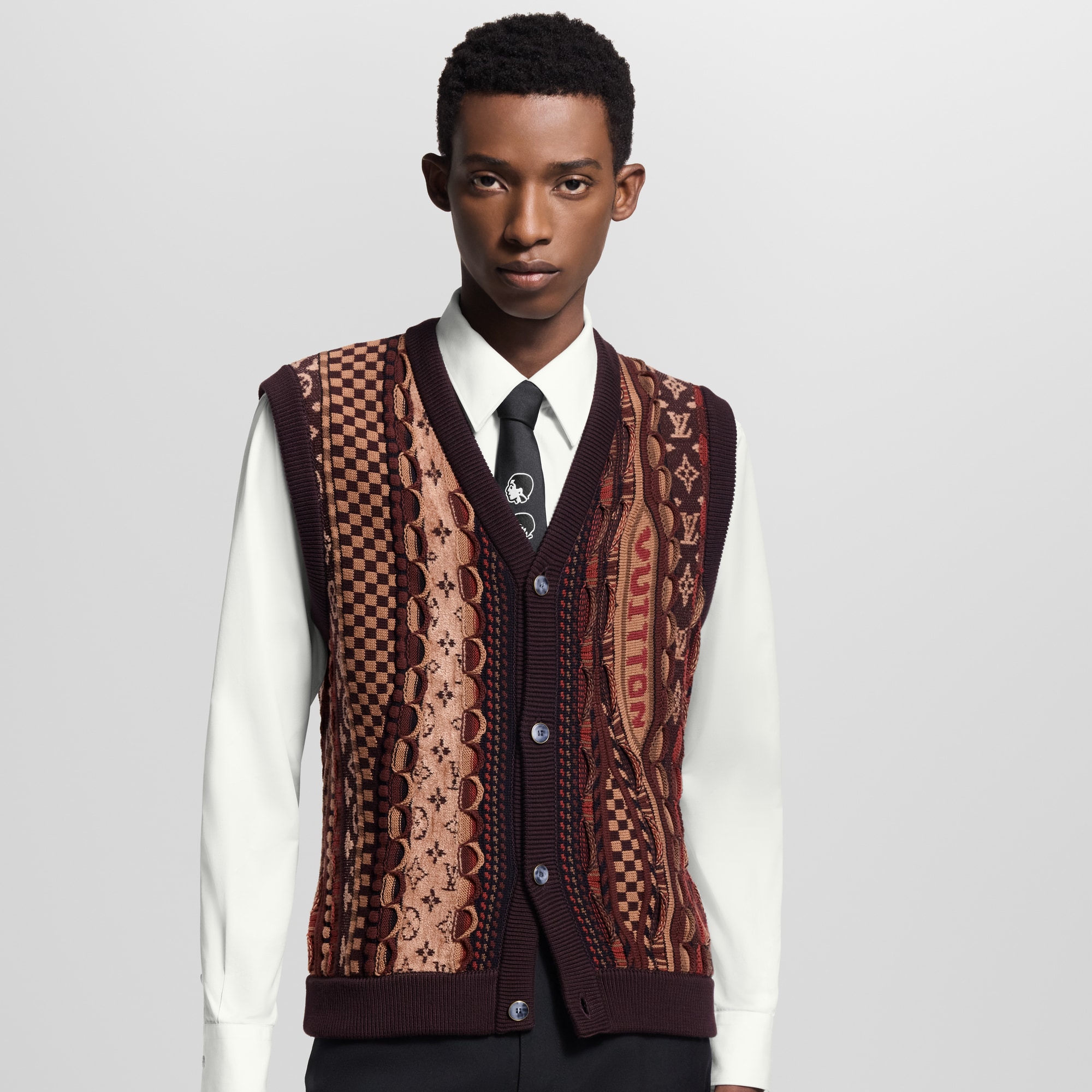  Ready-to-Wear All Ready-to-Wear Cardigan Vest | Louis Vuitton ® (Product zoom)