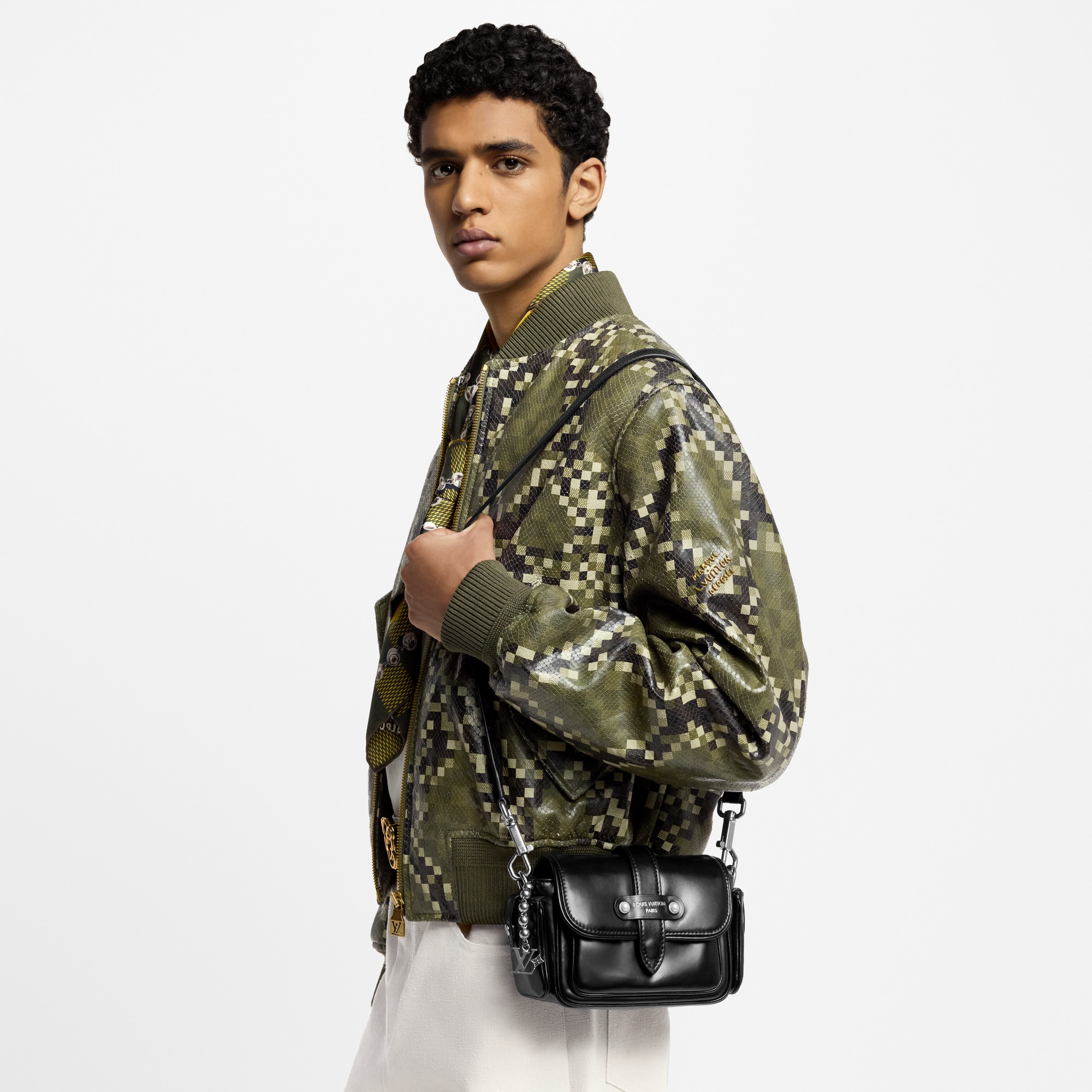 H35 Small Leather Goods Mini Bags Cargo Wearable Wallet | Louis Vuitton ® (Product zoom)