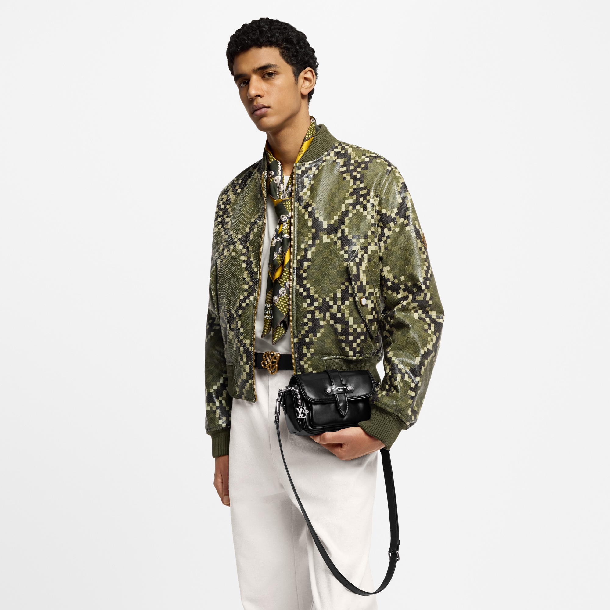 H35 Small Leather Goods Mini Bags Cargo Wearable Wallet | Louis Vuitton ® (Product zoom)