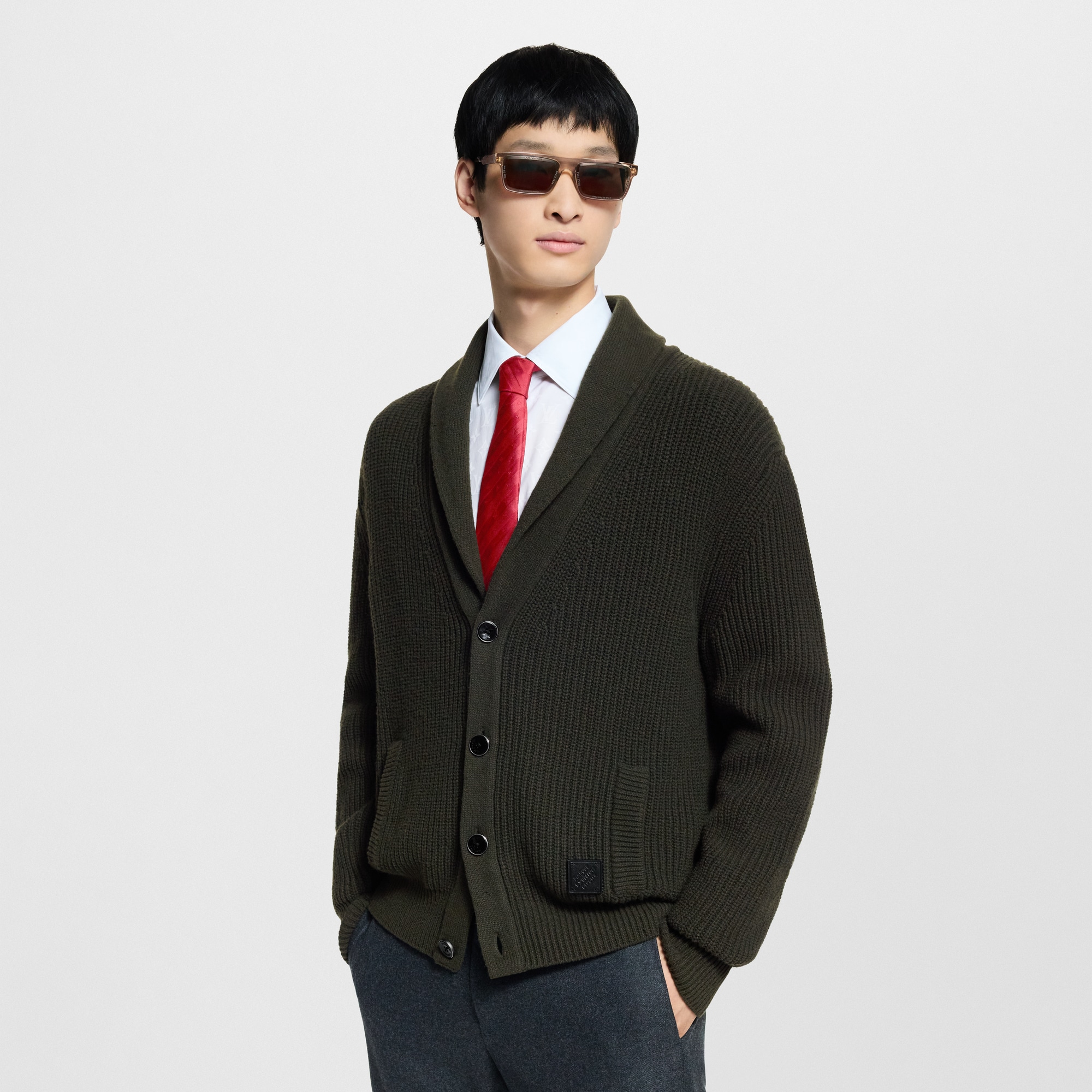  Ready-to-Wear All Ready-to-Wear Cashmere Blend Shawl Collar Cardigan | Louis Vuitton ® (Product zoom)