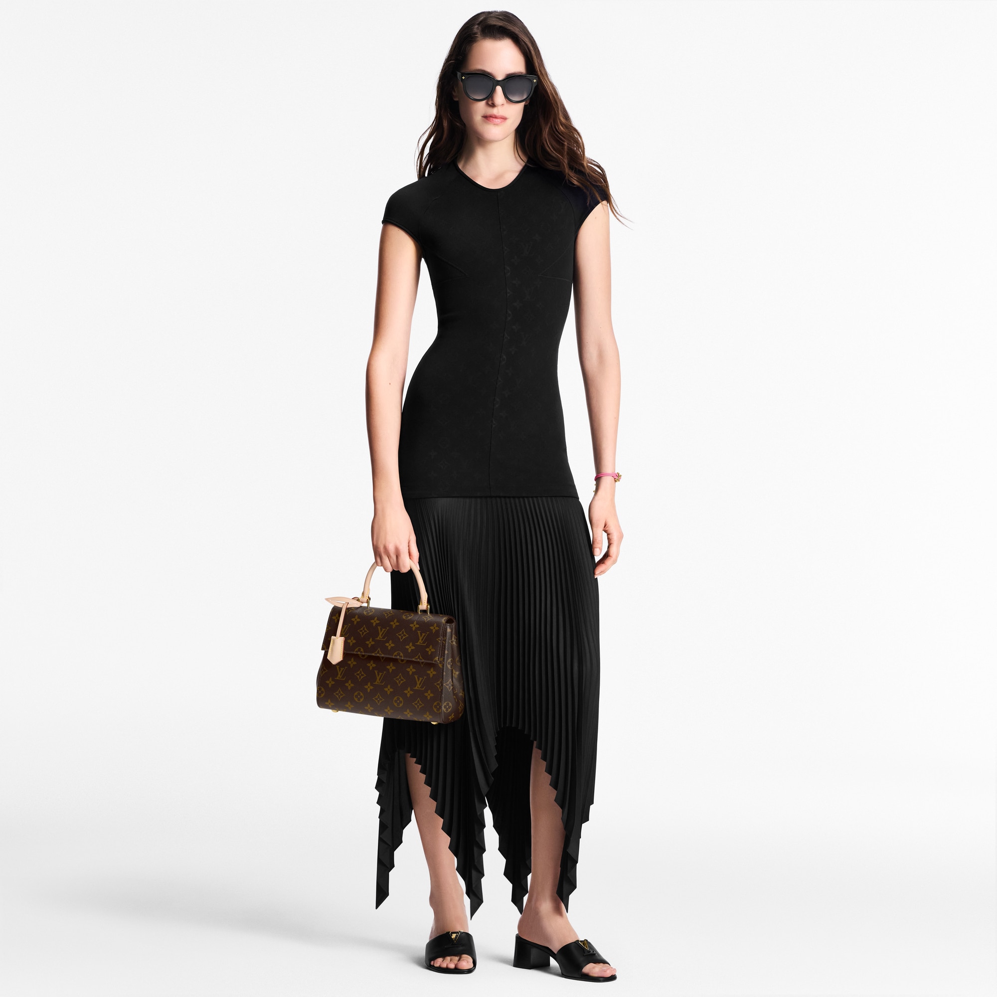 Monogram Handbags All Collections Cluny BB | Louis Vuitton ® (Product zoom)