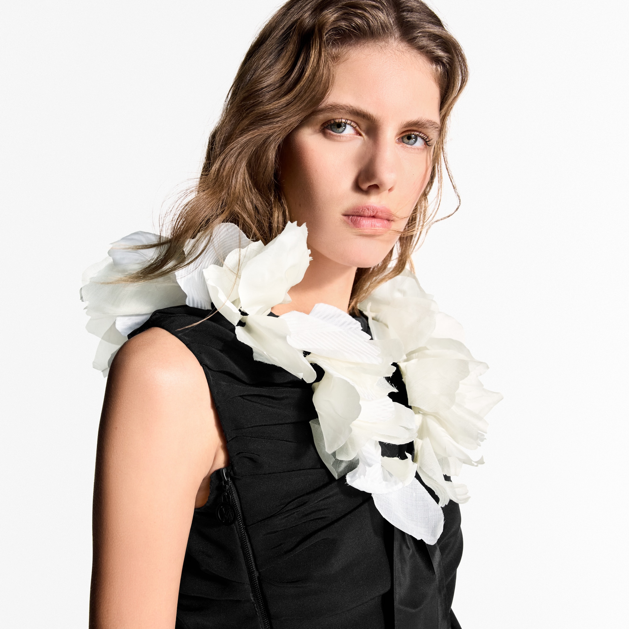 S00 Accessories Silk Squares and Bandeaus  Col Petales   | Louis Vuitton ® (Product zoom)