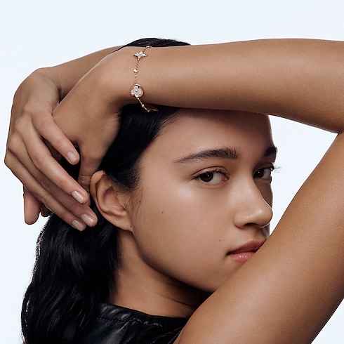 Categories All Fine Jewelry Color Blossom BB Star and Sun Multi-Motif Bracelet, Pink Gold, White Mother-of-Pearl and Diamonds | Louis Vuitton ® (Product zoom)