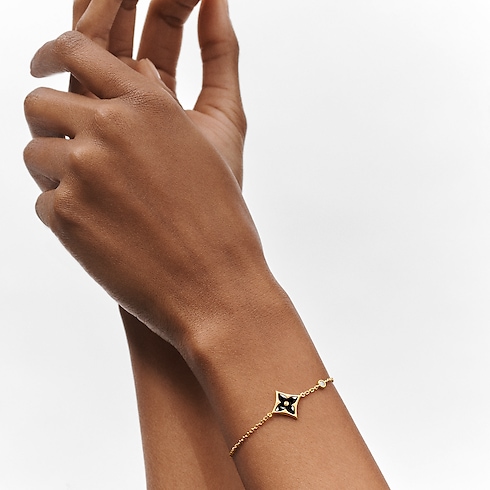 Categories All Fine Jewelry Color Blossom Bb Star Bracelet, Yellow Gold, Onyx And Diamond | Louis Vuitton ® (Product zoom)