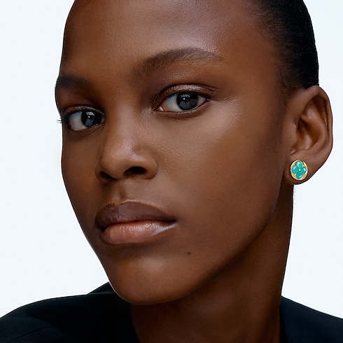 Categories Earrings Color Blossom BB Sun Ear Stud, Yellow Gold and Amazonite - Per Unit | Louis Vuitton ® (Product zoom)
