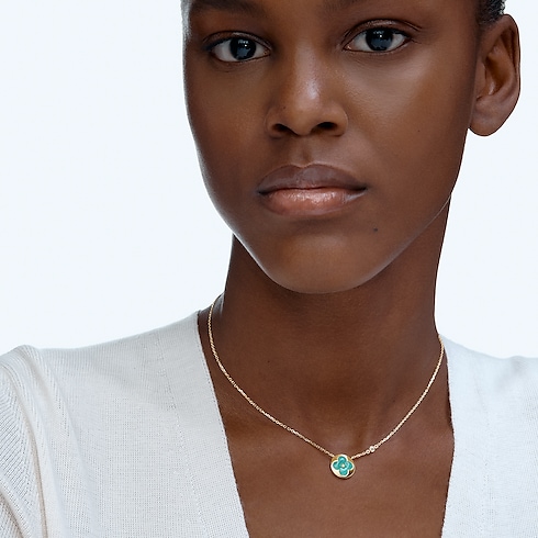 Categories Necklaces and Pendants Color Blossom BB Sun Pendant, Yellow Gold, Amazonite and Diamond | Louis Vuitton ® (Product zoom)