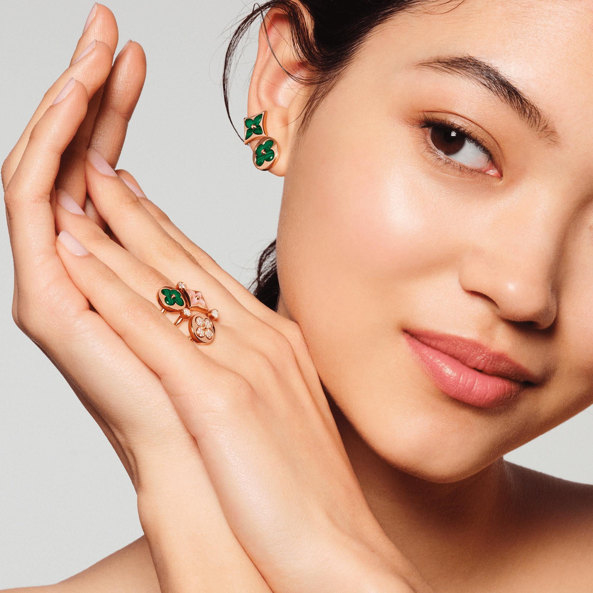  Categories All Fine Jewelry Color Blossom Mini Sun Ring, Pink Gold, Malachite and Diamond | Louis Vuitton ® (Product zoom)