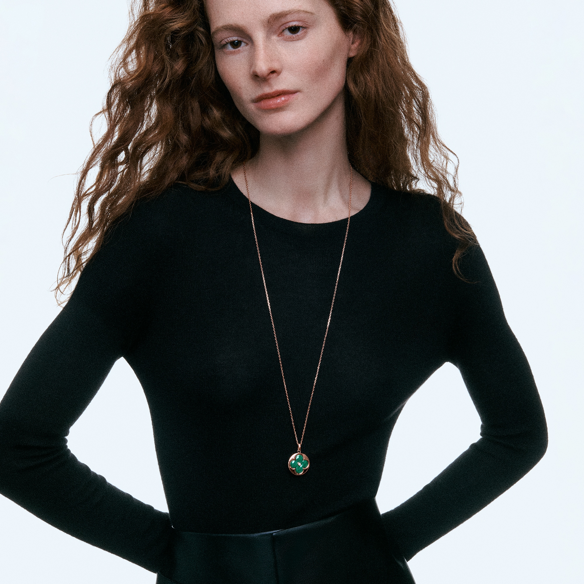  Categories All Fine Jewelry Color Blossom XL Sun Medallion, Pink Gold, Malachite and Diamond | Louis Vuitton ® (Product zoom)