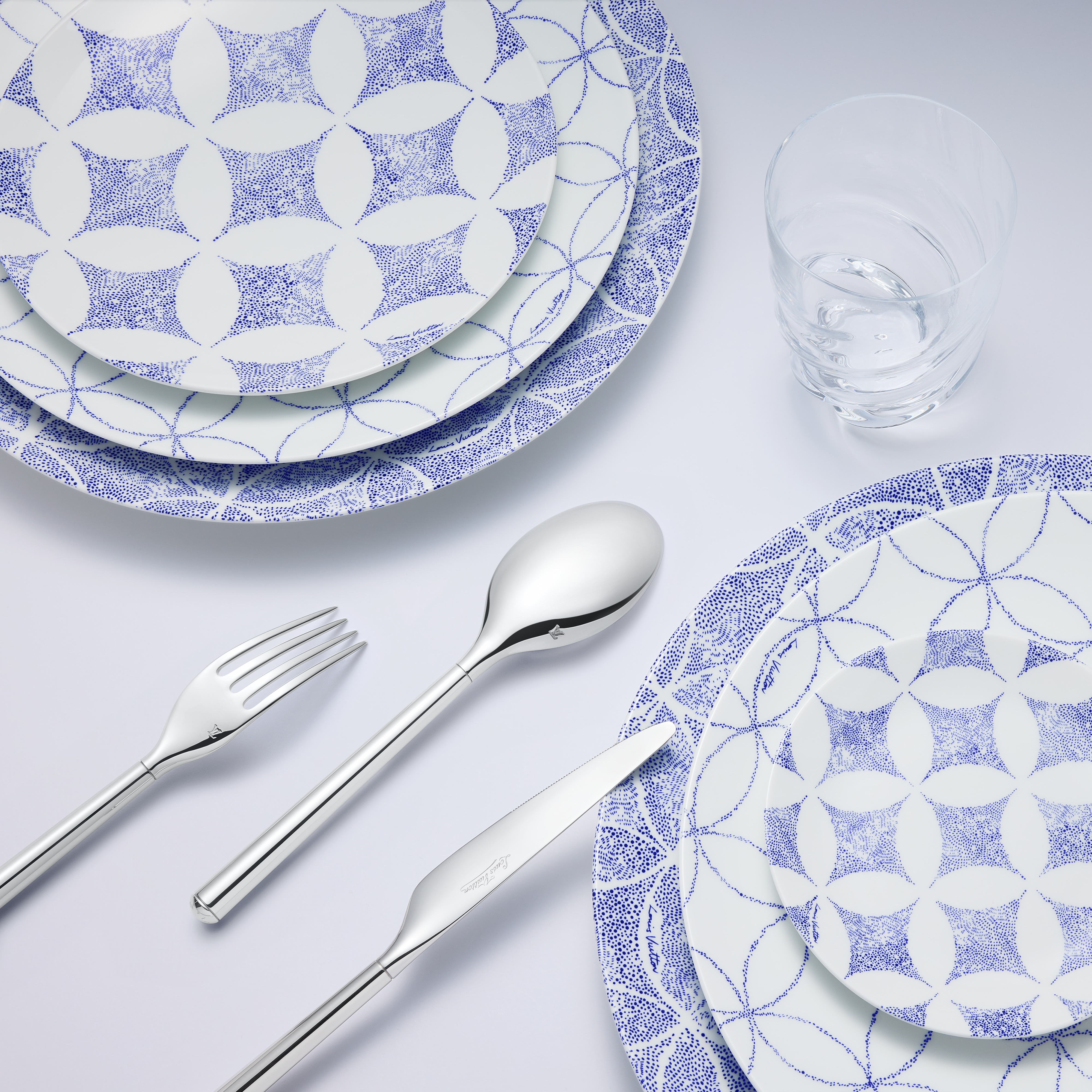  Objets Nomades Decoration Constellation Set of 2 Dessert Plates  | Louis Vuitton ® (Product zoom)