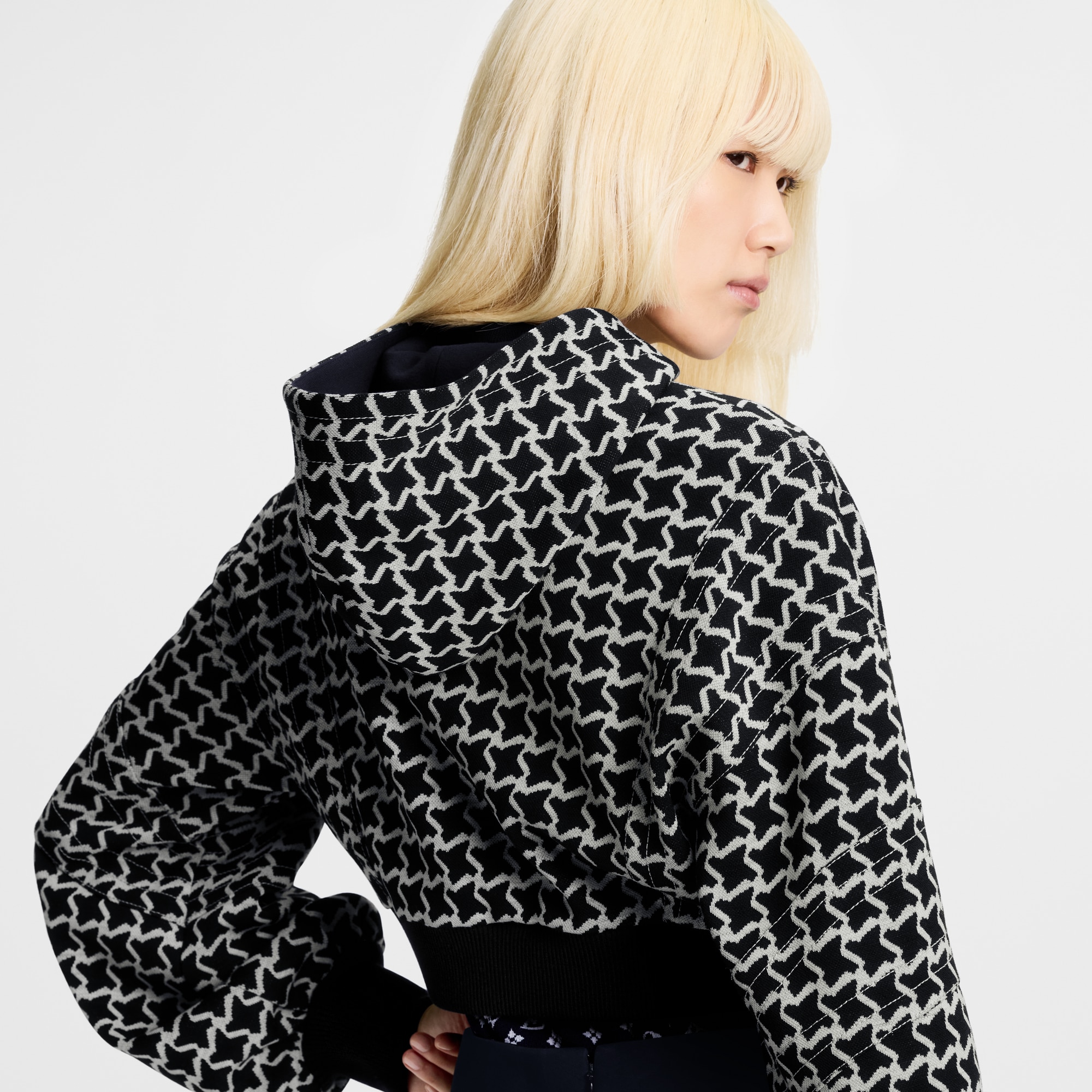  Ready-to-Wear Coats and Jackets Cropped Honeycomb Jacquard Bomber Jacket | Louis Vuitton ® (Product zoom)