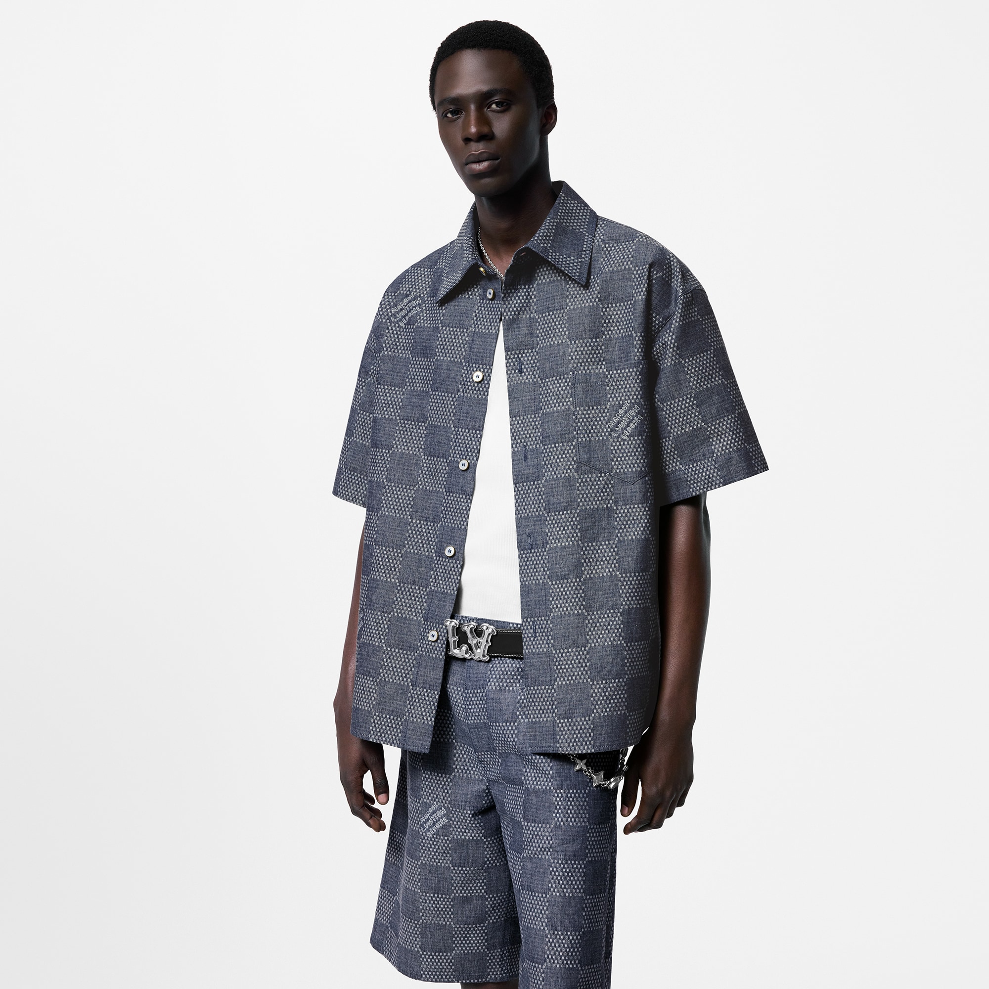  Ready-to-Wear Shirts Damier Short-Sleeved Chambray Shirt | Louis Vuitton ® (Product zoom)