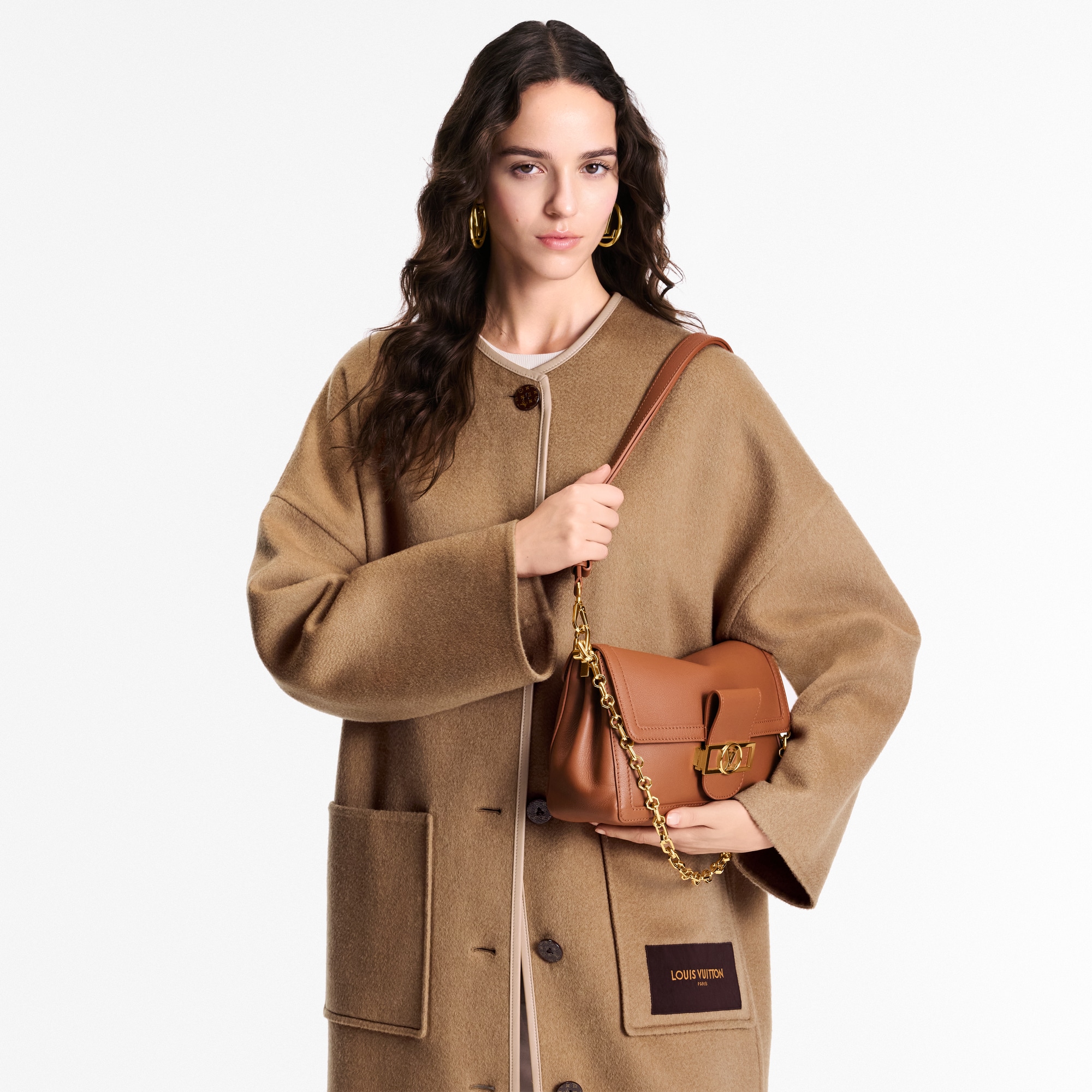 H27 Handbags All Collections Dauphine Soft MM | Louis Vuitton ® (Product zoom)