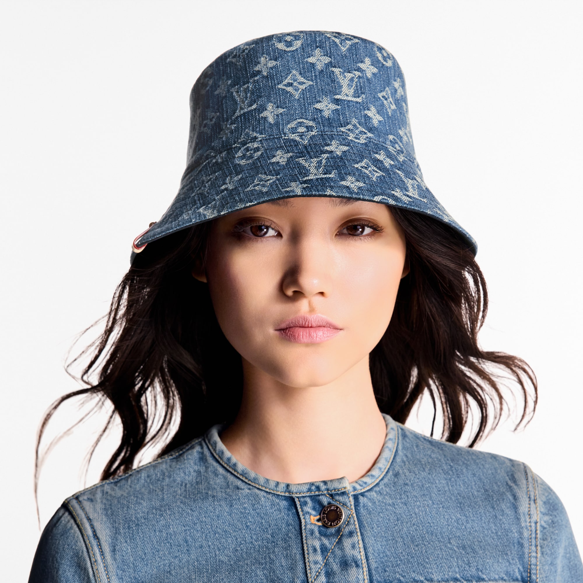 S00 Accessories Hats and Gloves Denim Bucket Hat | Louis Vuitton ® (Product zoom)