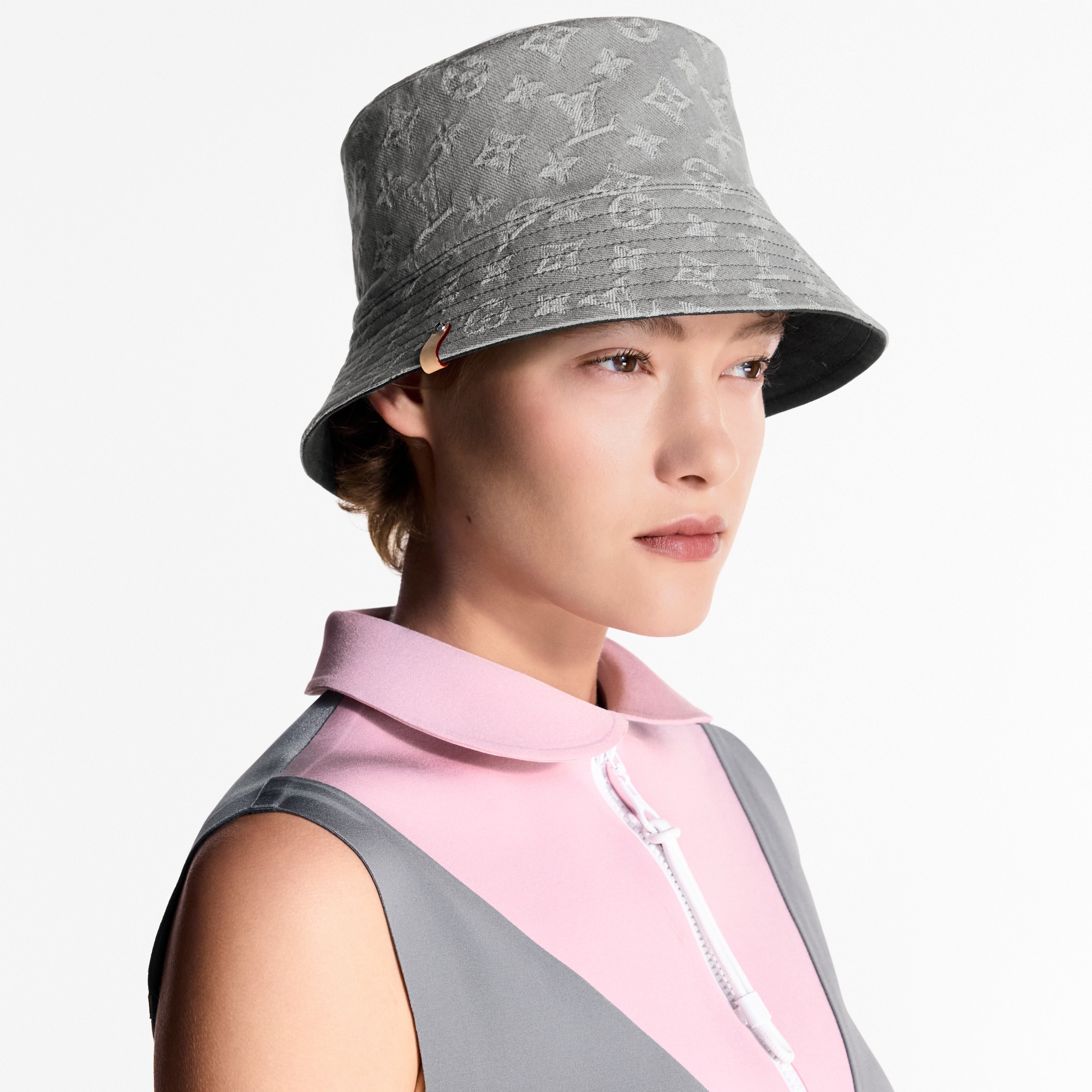 S00 Accessories Hats and Gloves Denim Bucket Hat | Louis Vuitton ® (Product zoom)