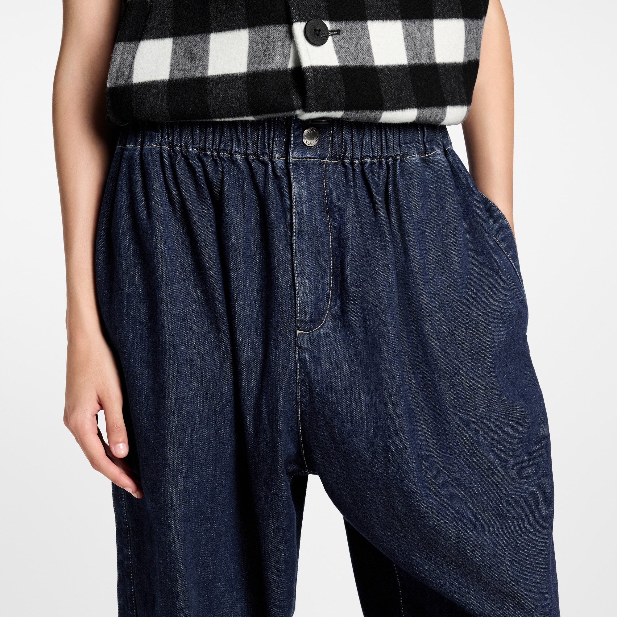  Ready-to-Wear Pants Denim Carrot Pants | Louis Vuitton ® (Product zoom)