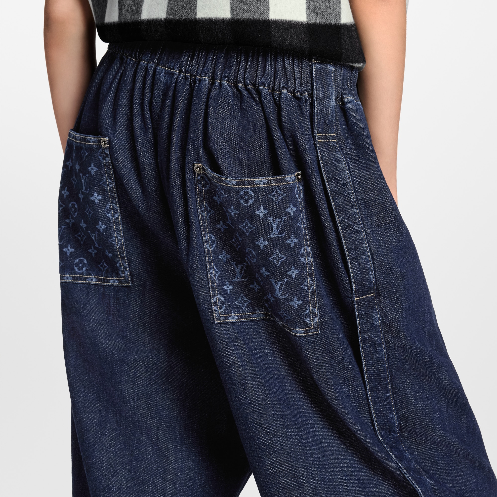  Ready-to-Wear Pants Denim Carrot Pants | Louis Vuitton ® (Product zoom)