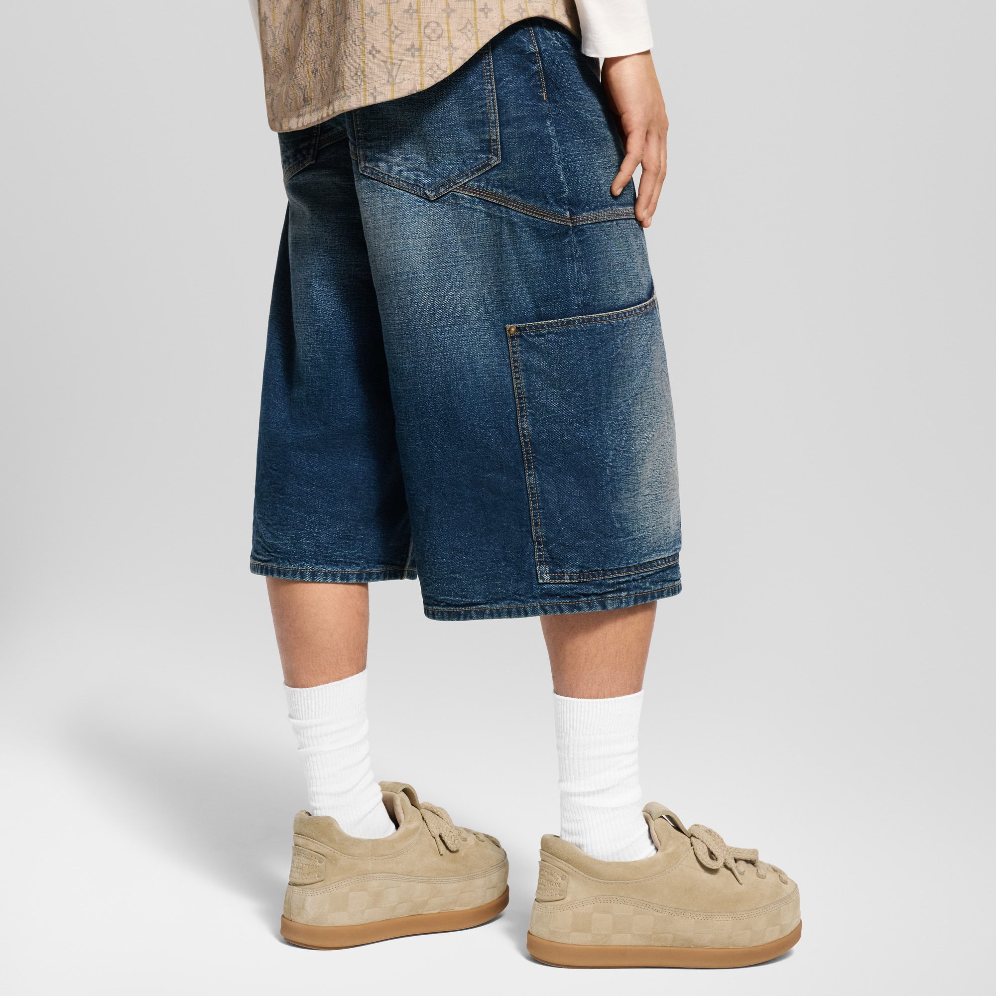  Ready-to-Wear Denim Denim Workwear Shorts | Louis Vuitton ® (Product zoom)