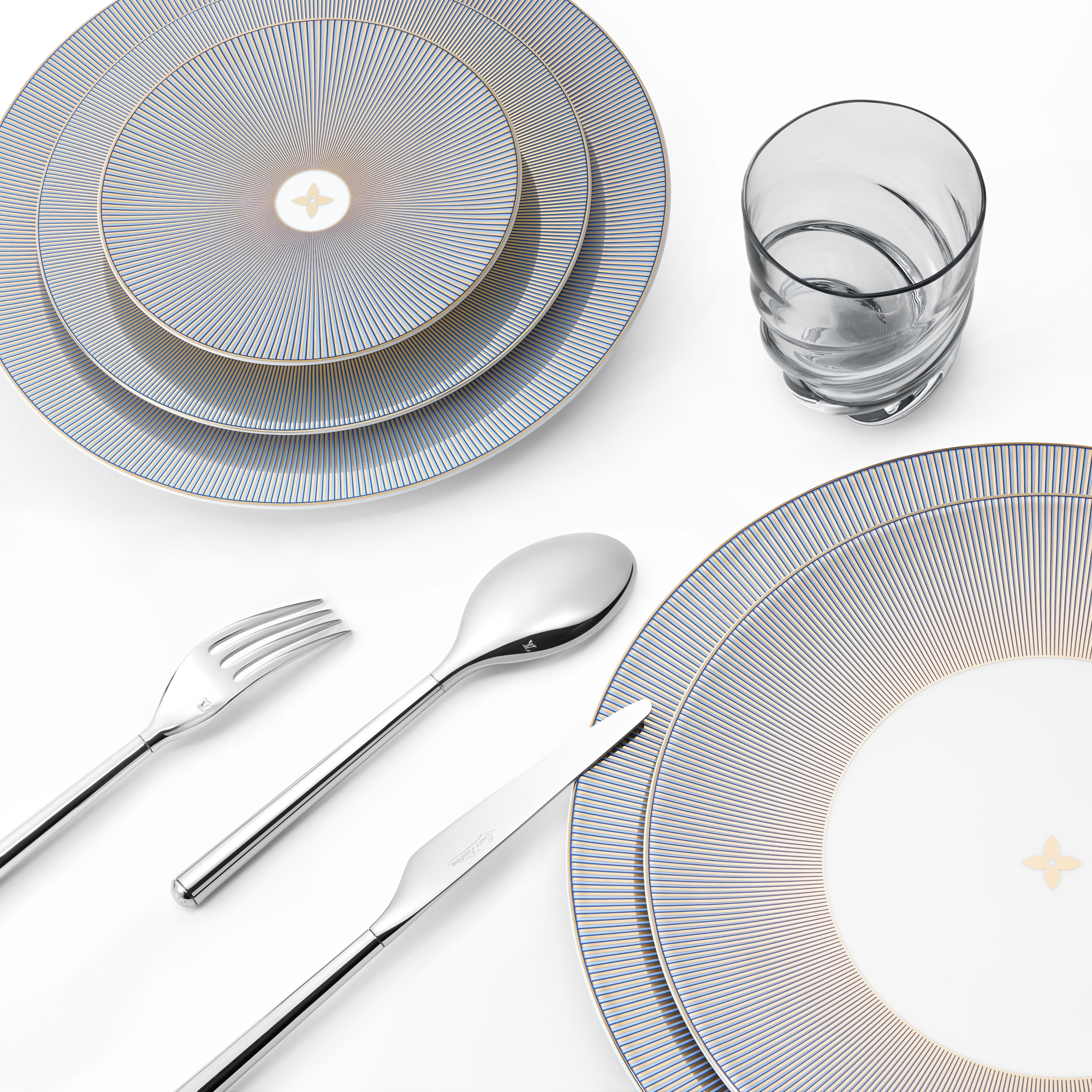  Home and Art of Dining Art of Dining Dichoric Set Of 2 Dessert Plates | Louis Vuitton ® (Product zoom)