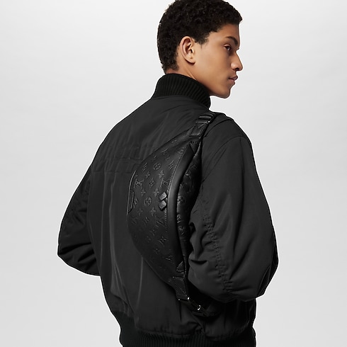 Monogram Shadow Bags All Collections Discovery Bumbag PM | Louis Vuitton ® (Product zoom)